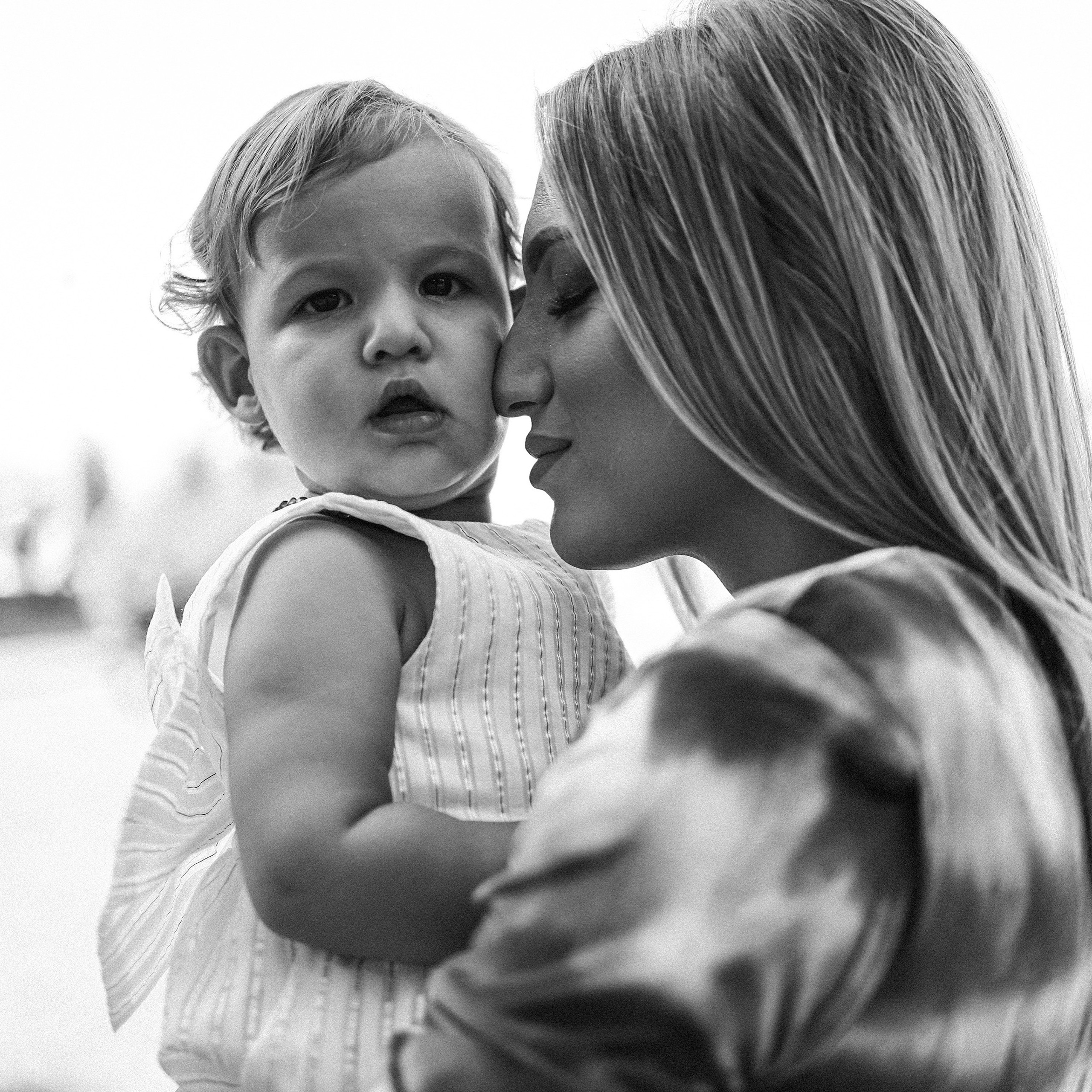 Customer Satisfaction. Family and Wedding Photographer