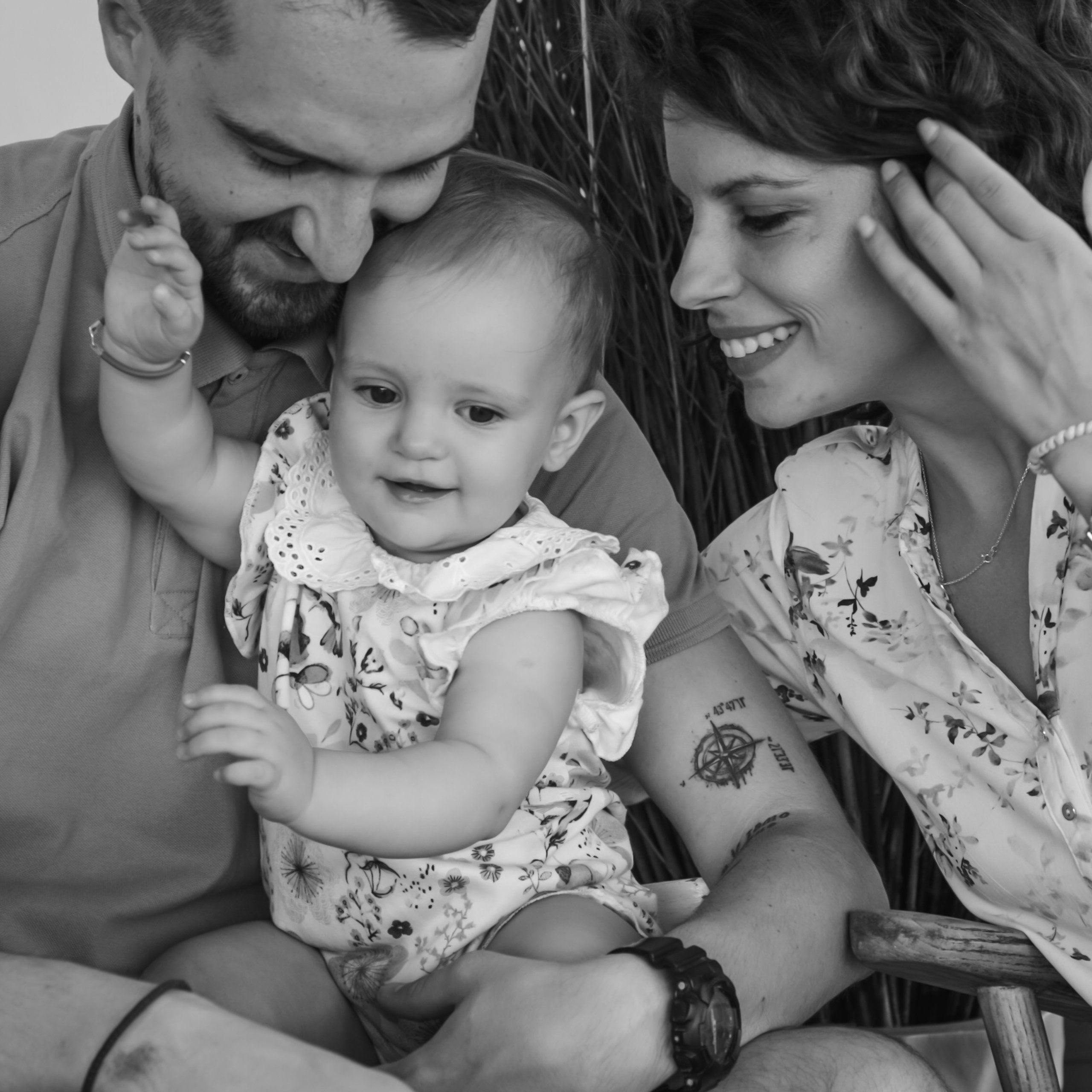 Customer Satisfaction. Family and Wedding Photographer