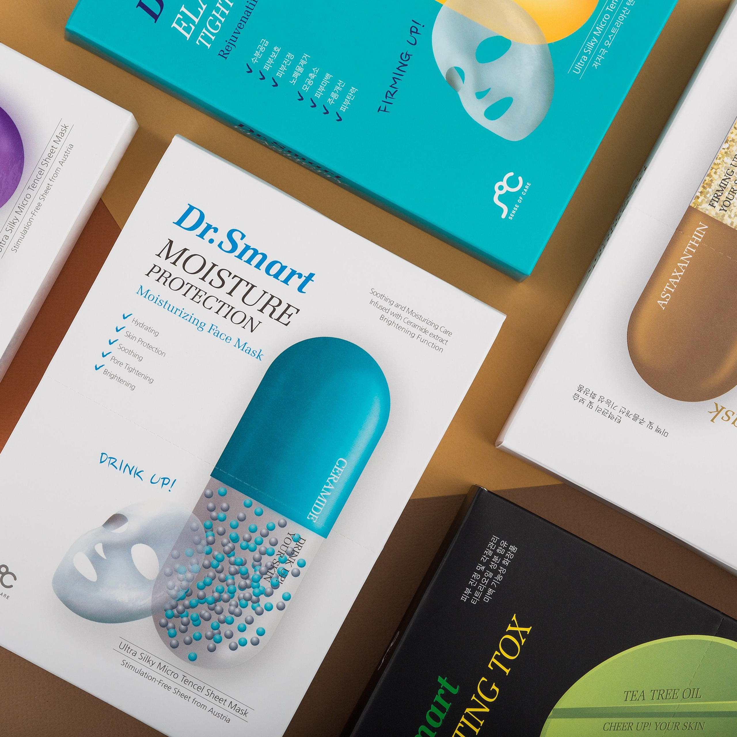 Kosmetika qutularının simmetrik üstdən görüntüsü