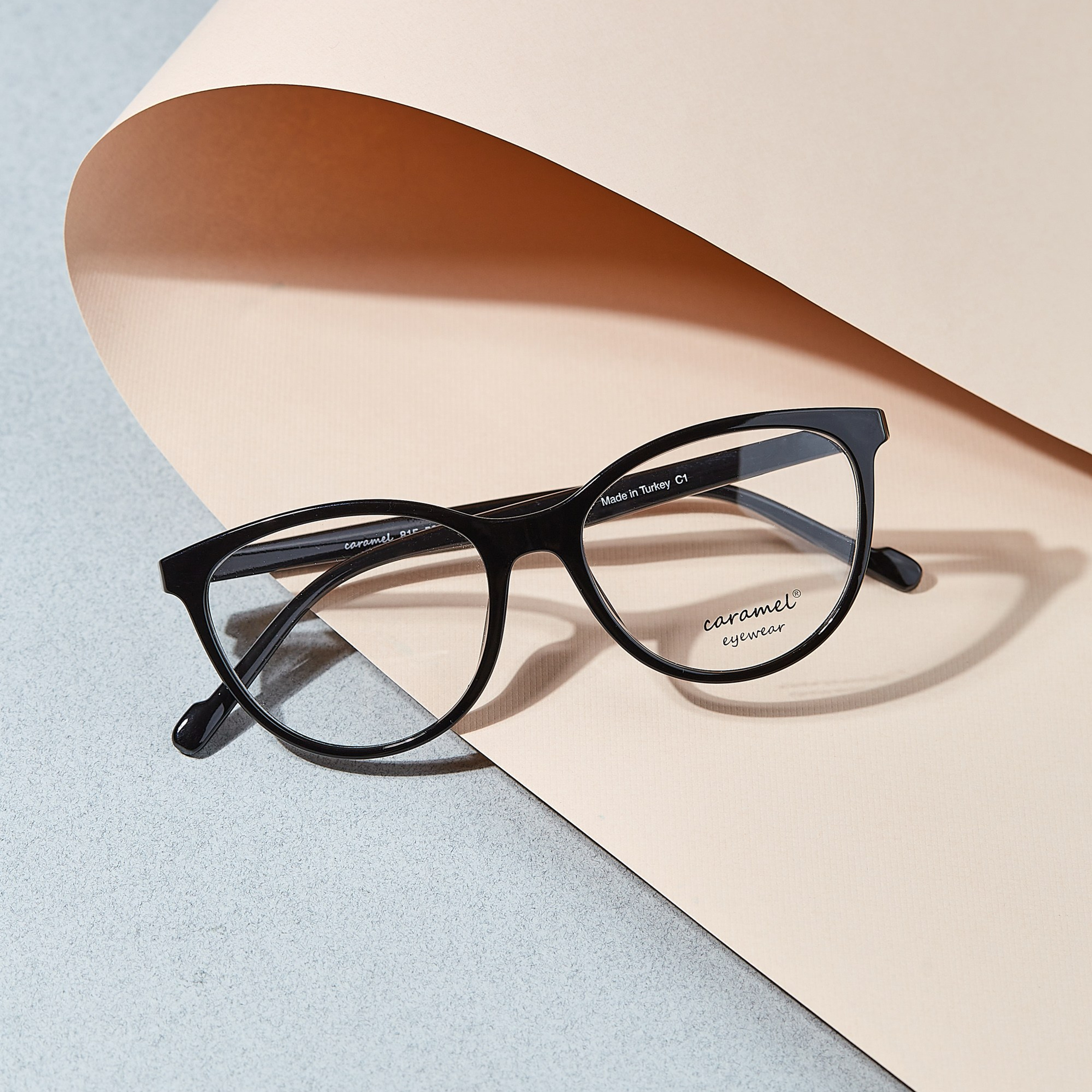 Minimalist məhsul fotosu