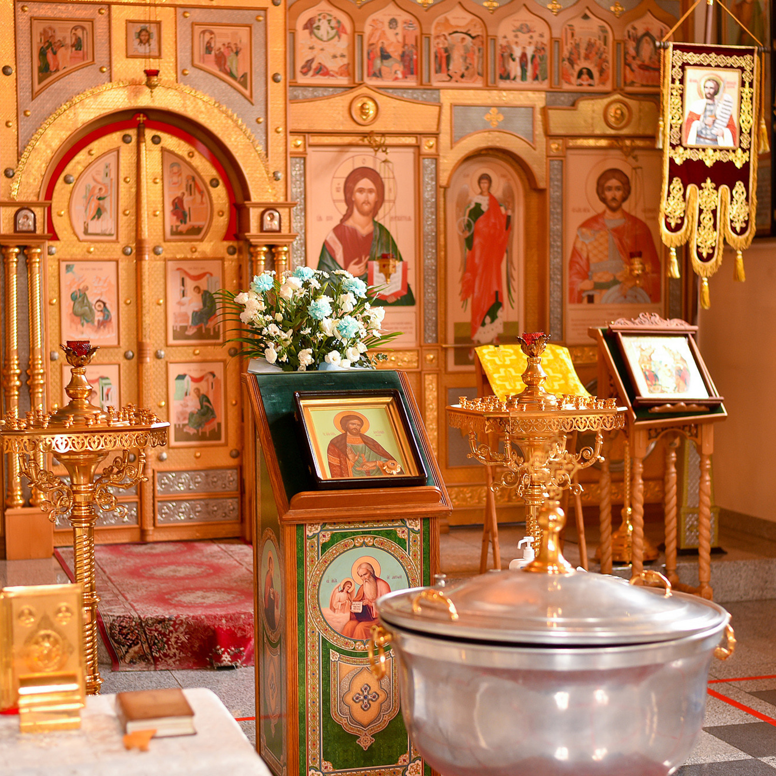 Review. Photographer in Tokyo, Japan