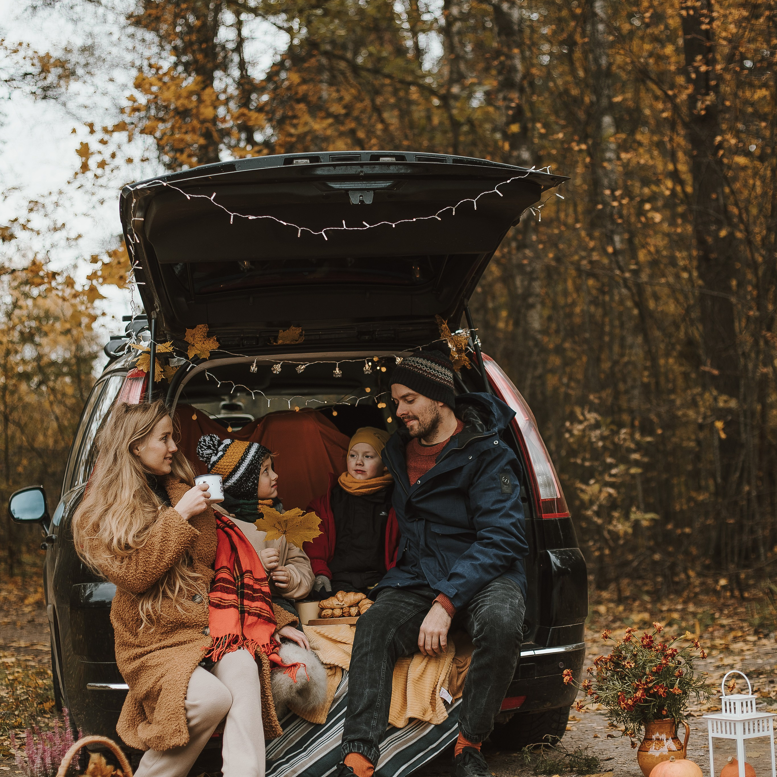 Rudens fotosesija ar mašīnu