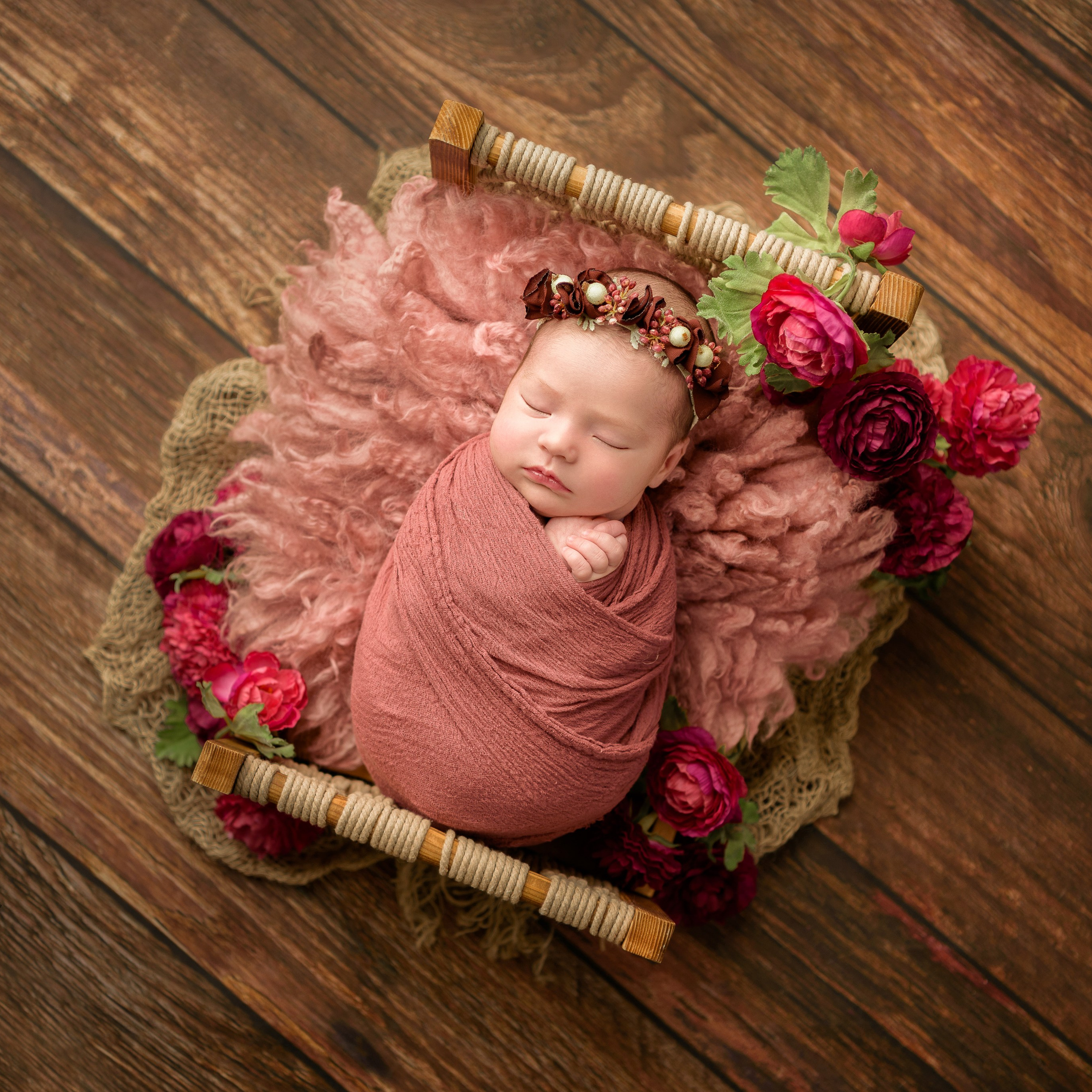 Testimonials. Newborn photo session in Doha Qatar, baby, sitter, cake smash, pre-birthday, maternity, family photographer in Doha, Qatar