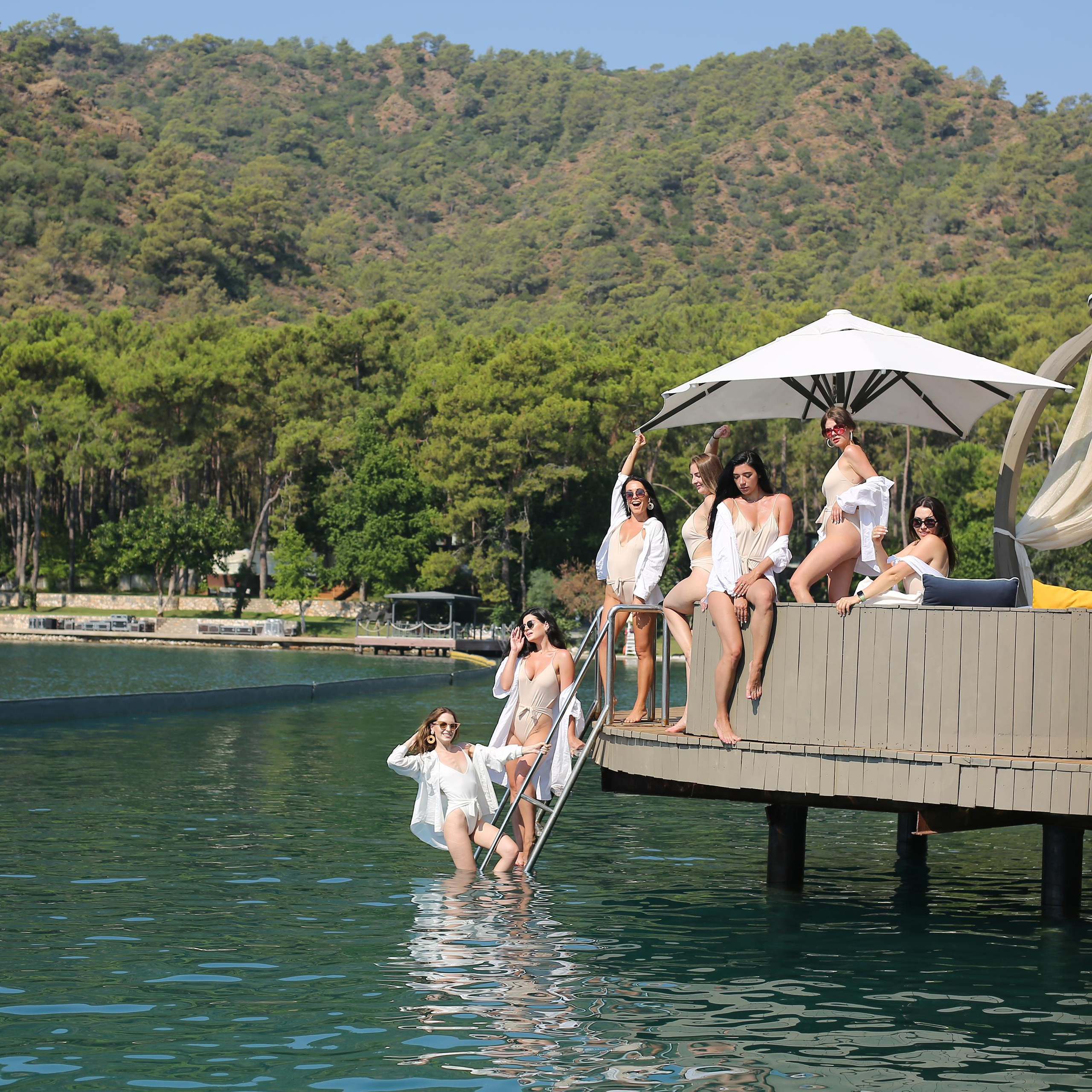 Фото дивчини в Фетхие. Алсу Девели. Фотограф в Алании в Турции, Аланья, Сиде, Белек, Анталия, Кемер, Конаклы, Окурджалар. Фотосъемки в Алании. Фотосессия в Алания