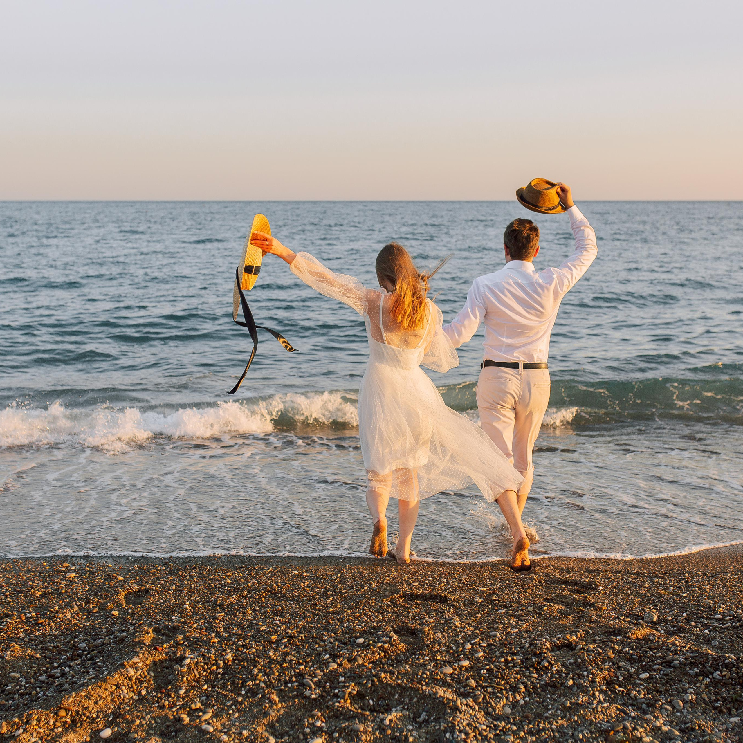 Wedding photo shoot on the beach in Belek. Alsu Develi, Photographer in Turkey, Alanya, Side, Belek, Antalya, Kemer, Turkiye. Photoshooting in Alanya. Photosession in Belek, Side