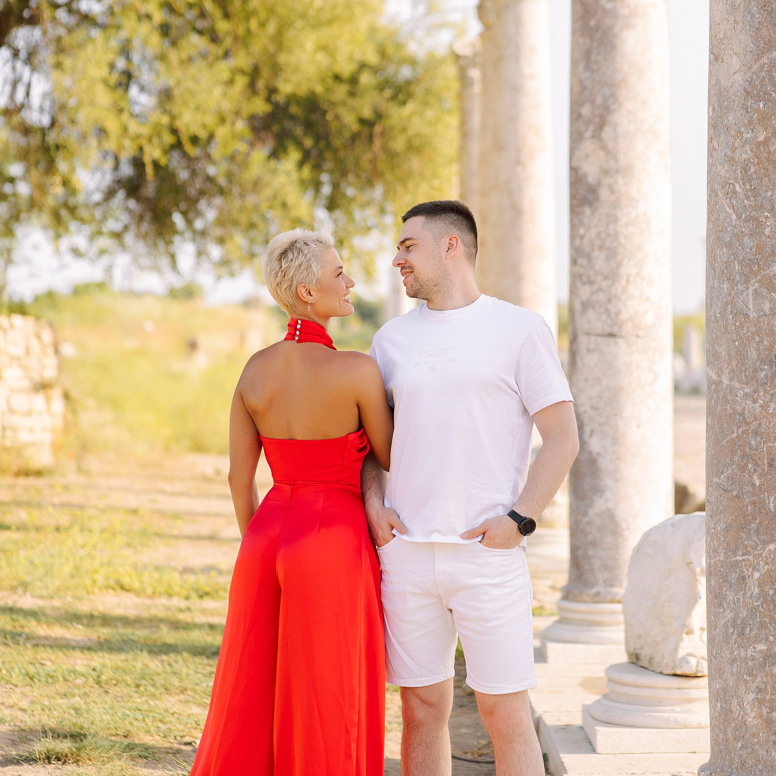 .Love story Прогулка по Старому городу. Алсу Девели. Фотограф в Алании в Турции, Аланья, Сиде, Белек, Анталия, Кемер, Конаклы, Окурджалар. Фотосъемки в Алании. Фотосессия в Алания