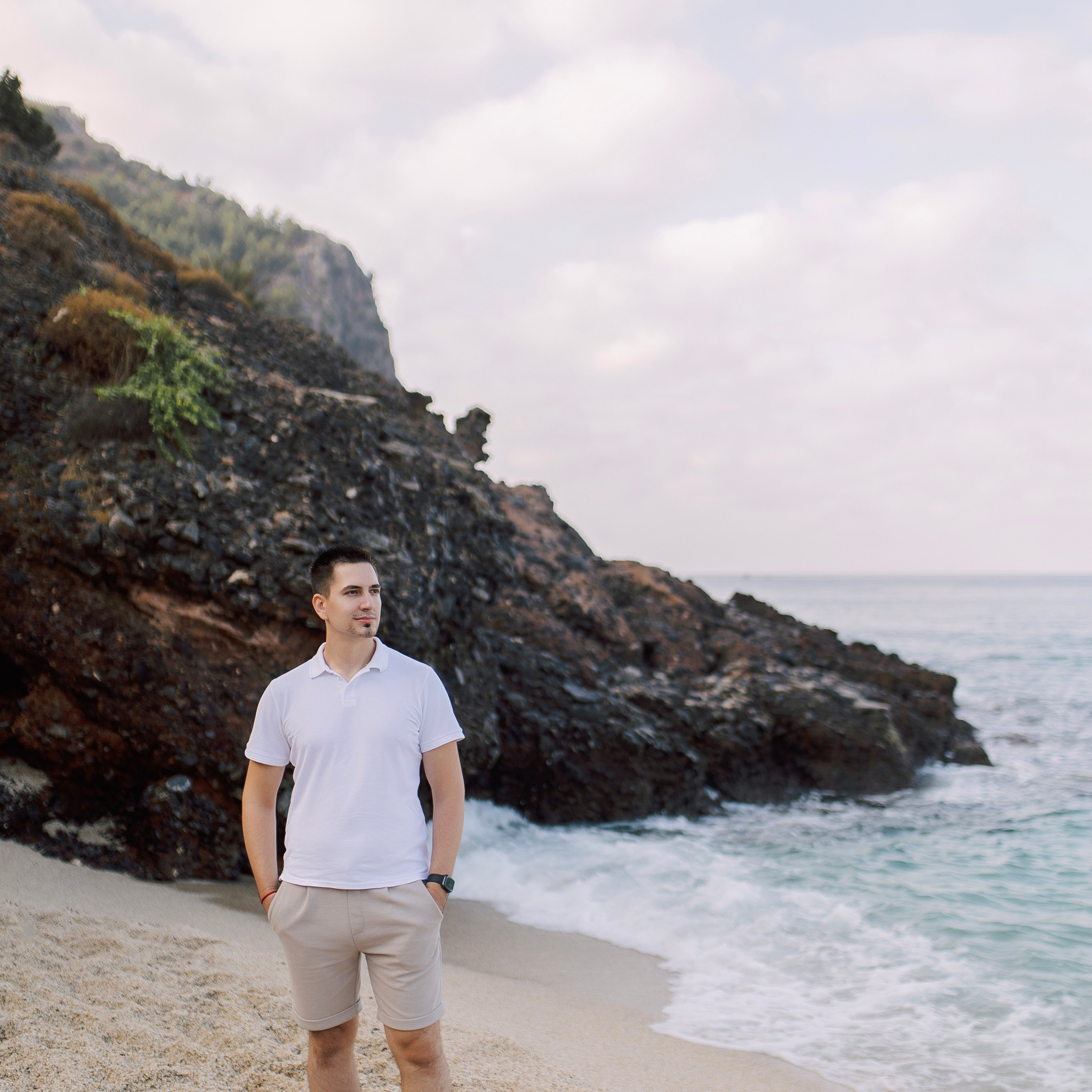 Morning. Beach. Morning photoshoot on Cleopatra Beach. Alanya. Alsu Develi, Photographer in Turkey, Alanya, Side, Belek, Antalya, Kemer, Turkiye. Photoshooting in Alanya. Photosession in Belek, Side