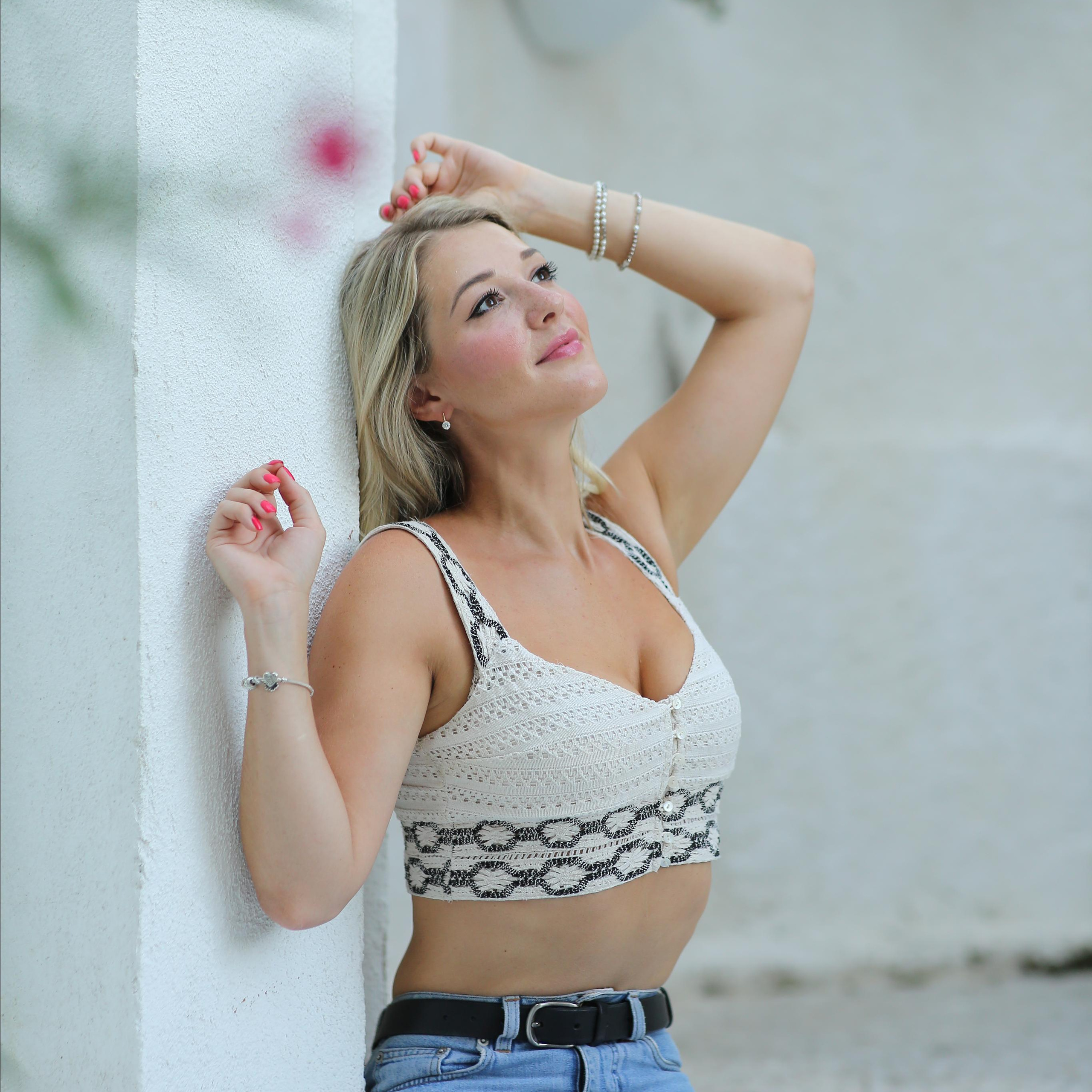 Индивидуальная фотосессия в Мармарисе. Алсу Девели. Фотограф в Алании в Турции, Аланья, Сиде, Белек, Анталия, Кемер, Конаклы, Окурджалар. Фотосъемки в Алании. Фотосессия в Алания