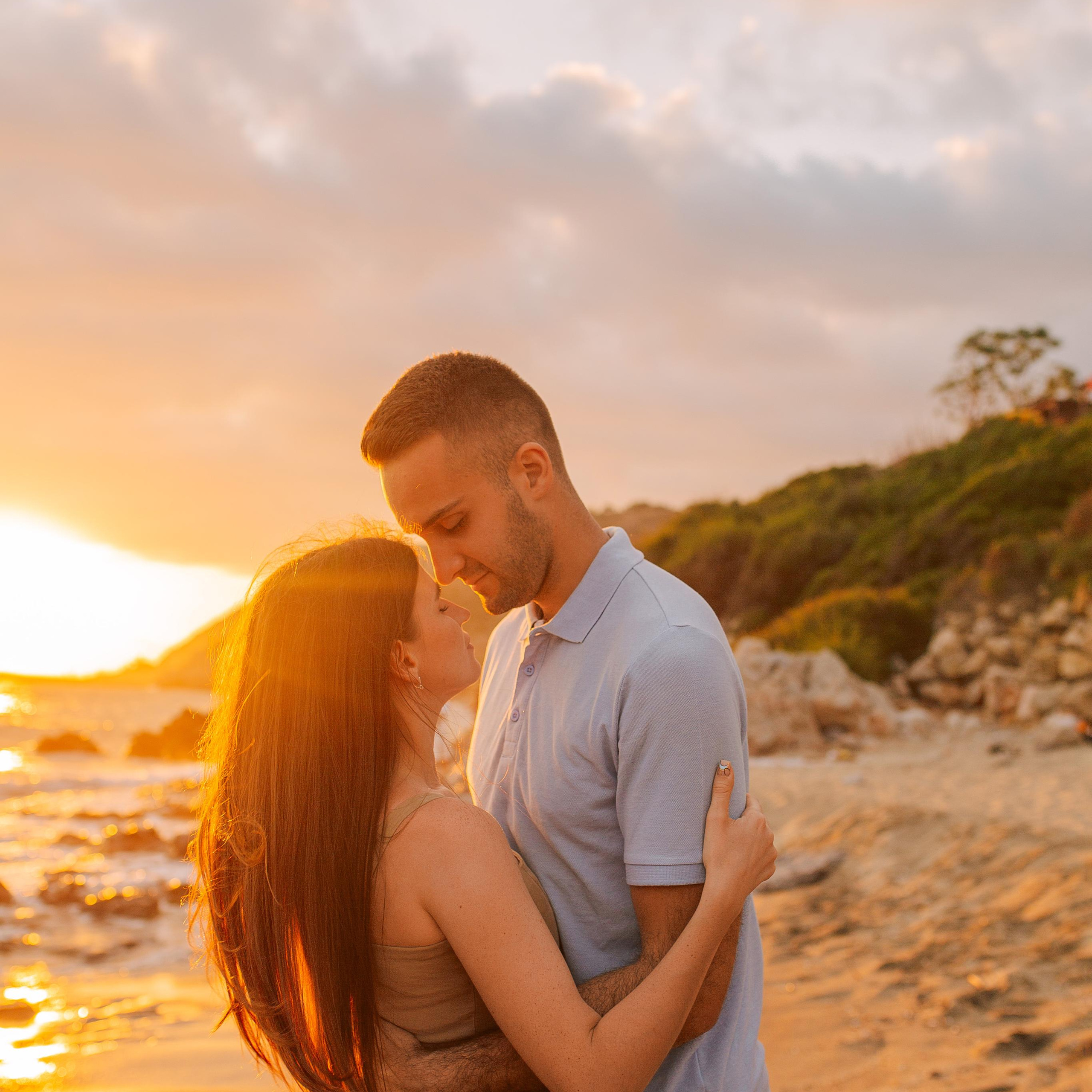 Family photoshoot on Cleopatra Beach Alanya, Antalya. Alsu Develi, Photographer in Turkey, Alanya, Side, Belek, Antalya, Kemer, Turkiye. Photoshooting in Alanya. Photosession in Belek, Side