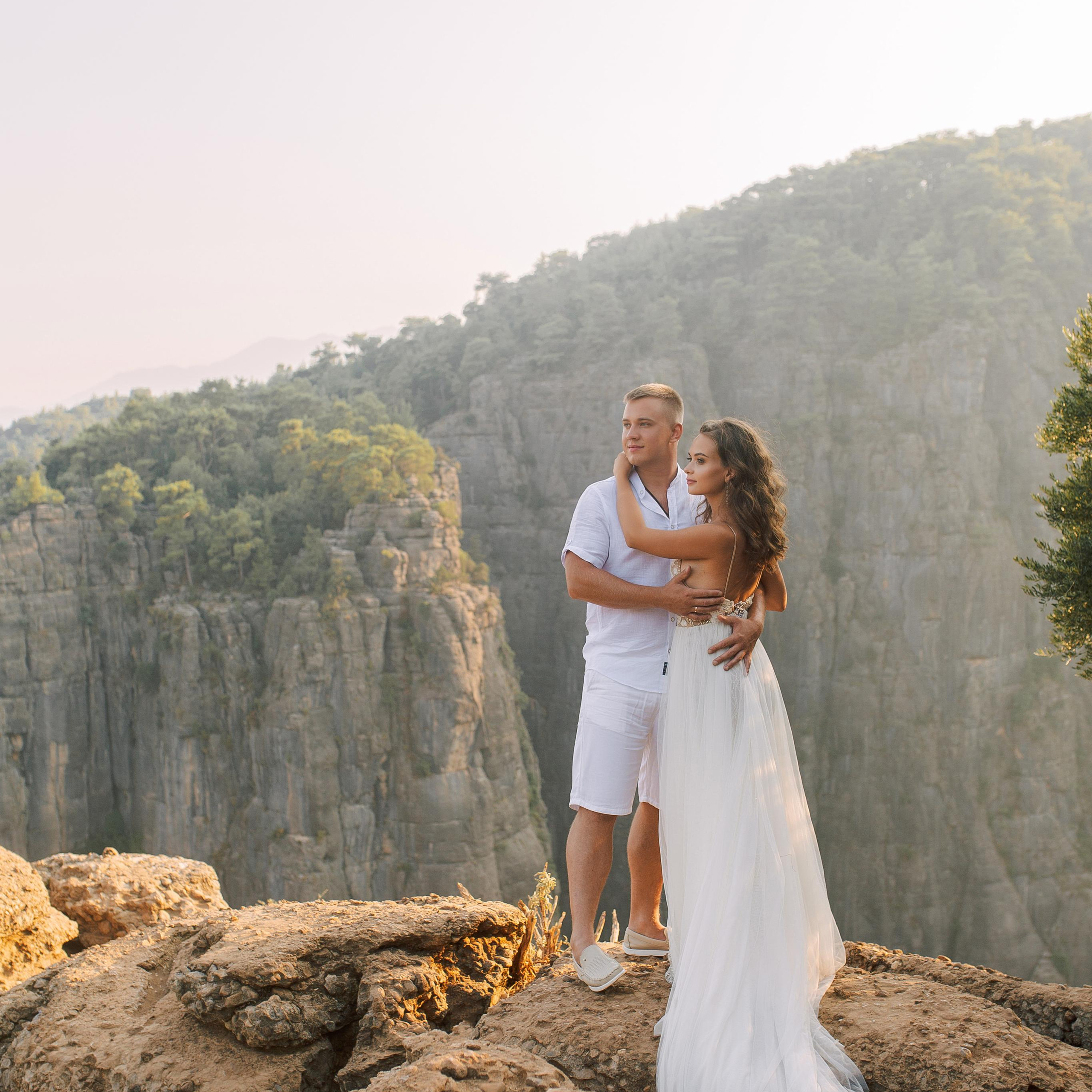 Wedding photo shoot in the canyon. Alsu Develi, Photographer in Turkey, Alanya, Side, Belek, Antalya, Kemer, Turkiye. Photoshooting in Alanya. Photosession in Belek, Side