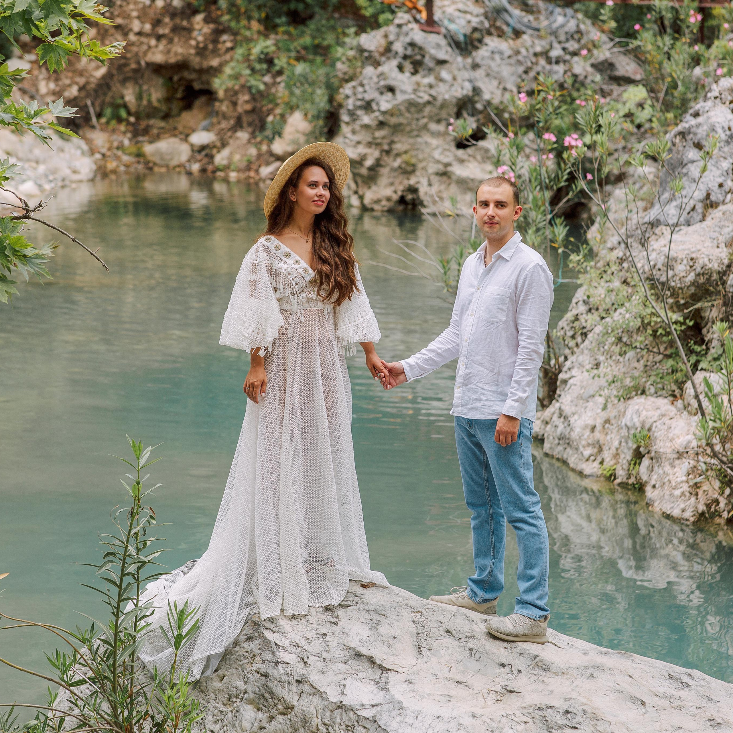 Love story in Goynuk canyon. Alsu Develi, Photographer in Turkey, Alanya, Side, Belek, Antalya, Kemer, Turkiye. Photoshooting in Alanya. Photosession in Belek, Side