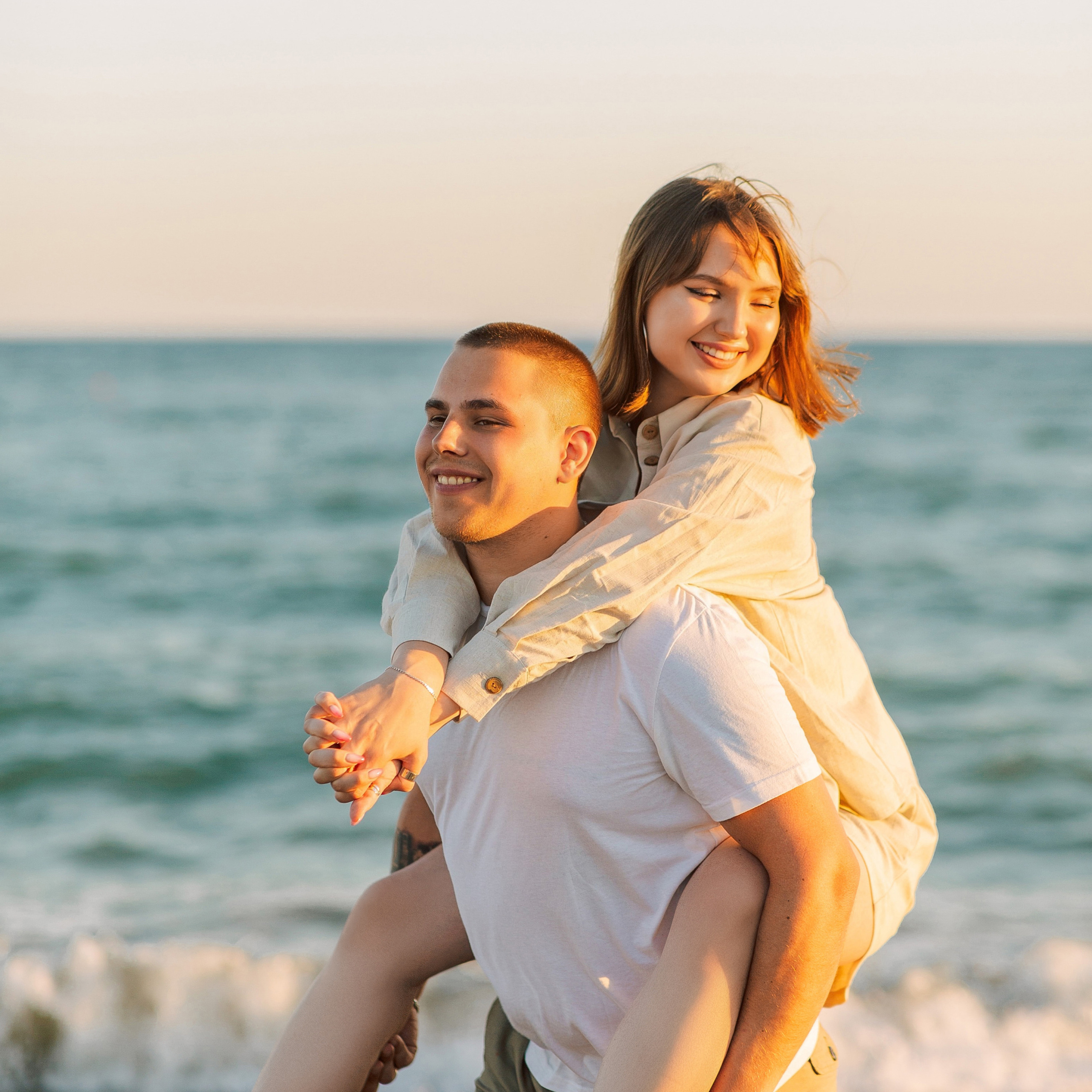 Love Story at beach of Belek. Alsu Develi, Photographer in Turkey, Alanya, Side, Belek, Antalya, Kemer, Turkiye. Photoshooting in Alanya. Photosession in Belek, Side