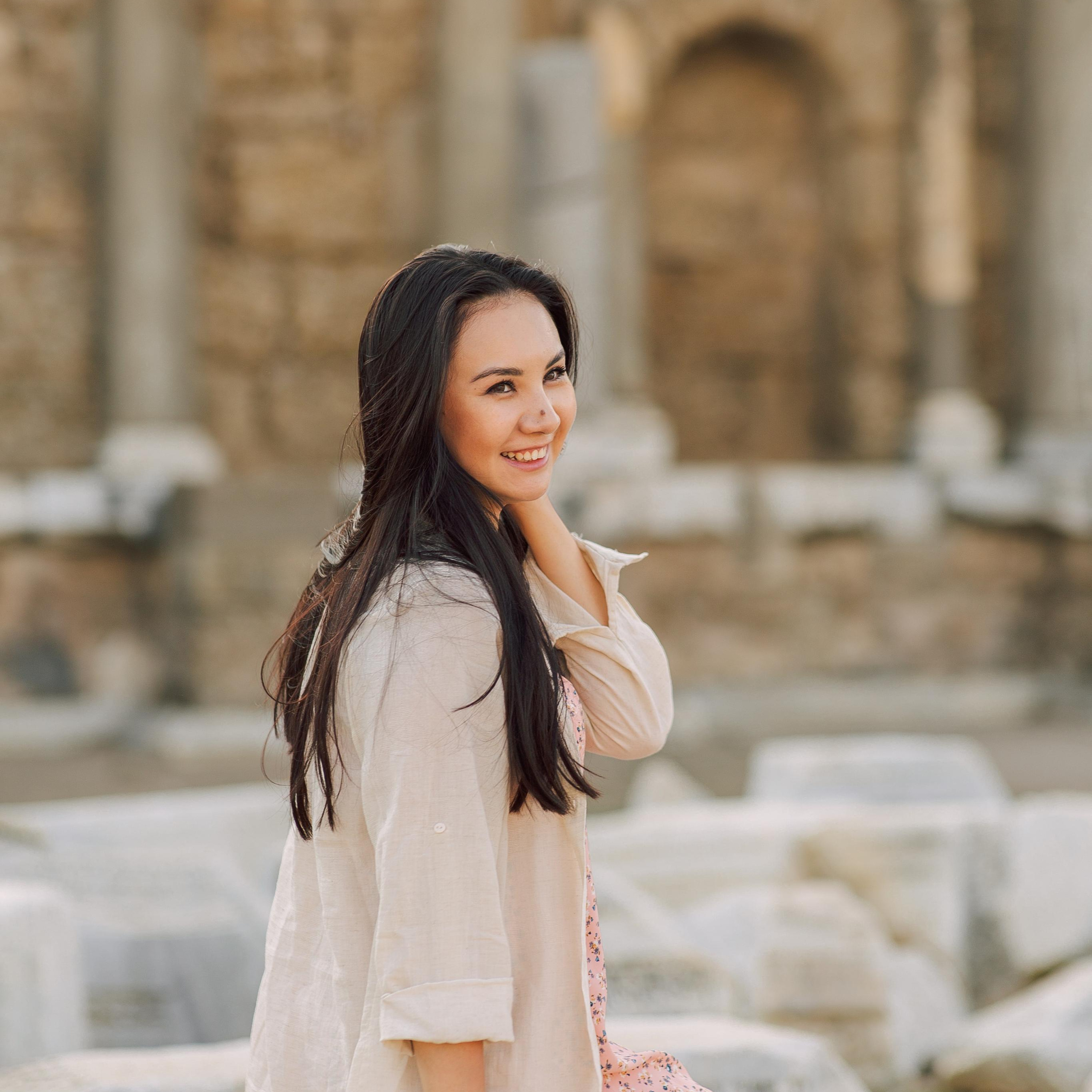 Индивидуальная фотосессия в древнем городе Сиде. Алсу Девели. Фотограф в Алании в Турции, Аланья, Сиде, Белек, Анталия, Кемер, Конаклы, Окурджалар. Фотосъемки в Алании. Фотосессия в Алания