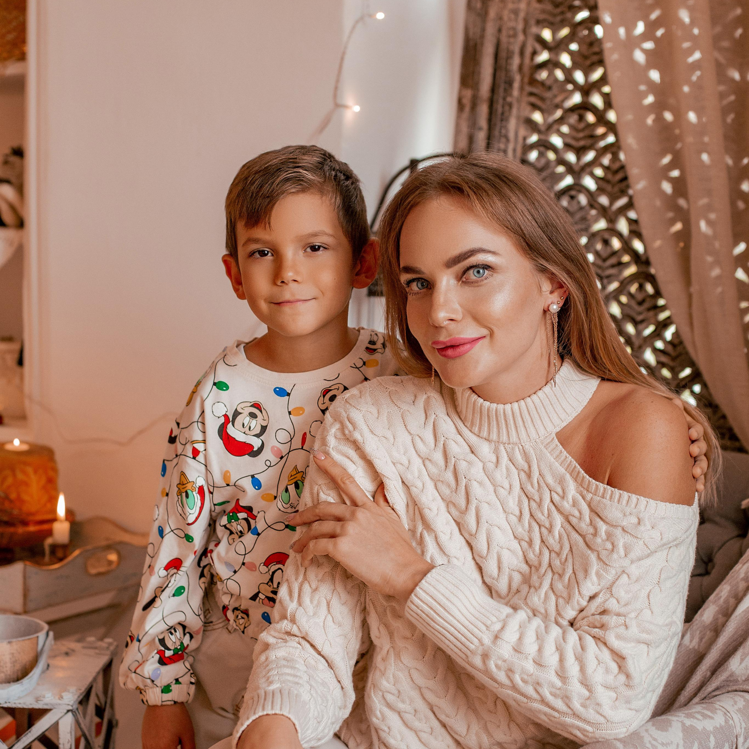 Новогодняя фотосессия в студии Аланья махмутлар. Алсу Девели. Фотограф в Алании в Турции, Аланья, Сиде, Белек, Анталия, Кемер, Конаклы, Окурджалар. Фотосъемки в Алании. Фотосессия в Алания