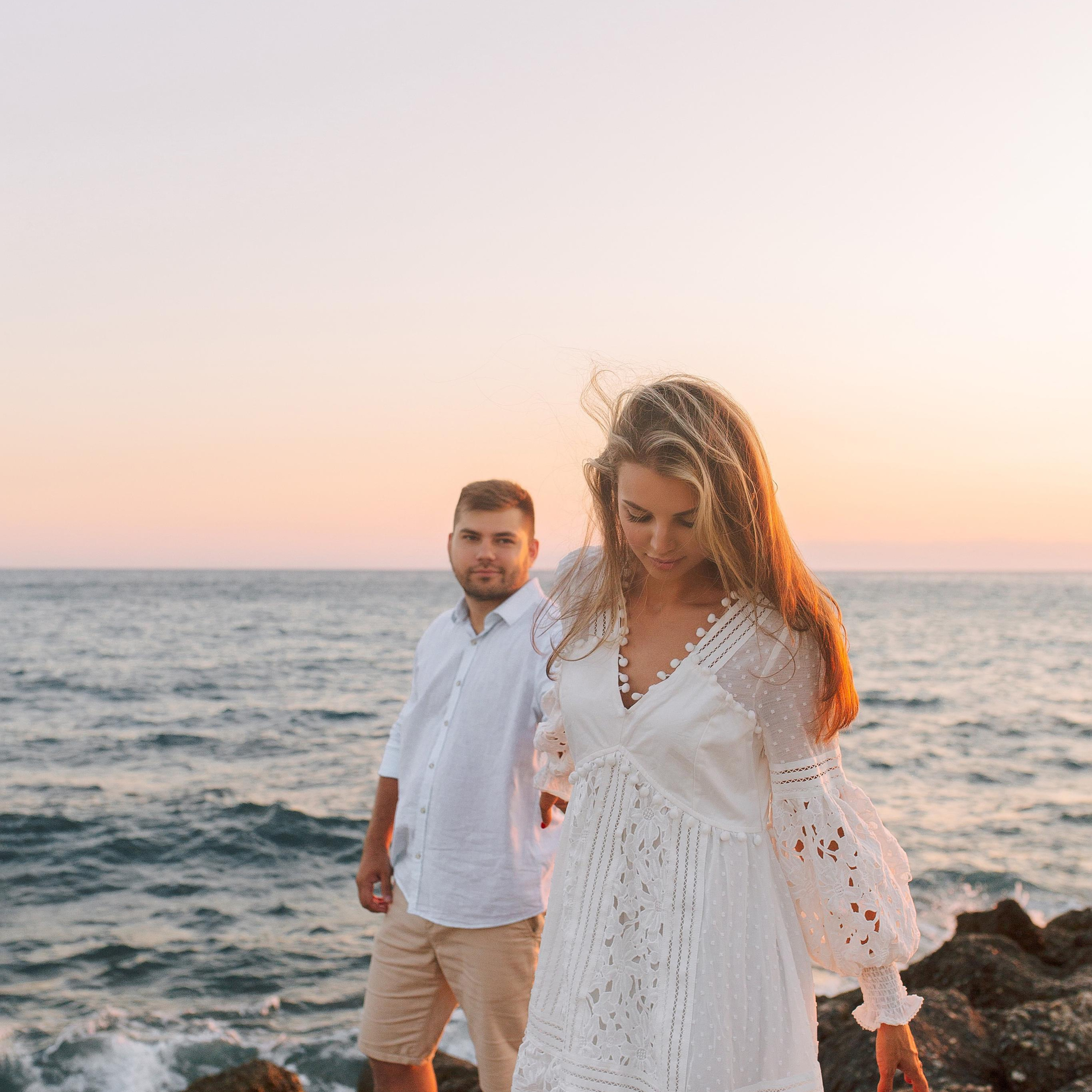 Couple photo shoot in the ancient city of Side. Alsu Develi, Photographer in Turkey, Alanya, Side, Belek, Antalya, Kemer, Turkiye. Photoshooting in Alanya. Photosession in Belek, Side