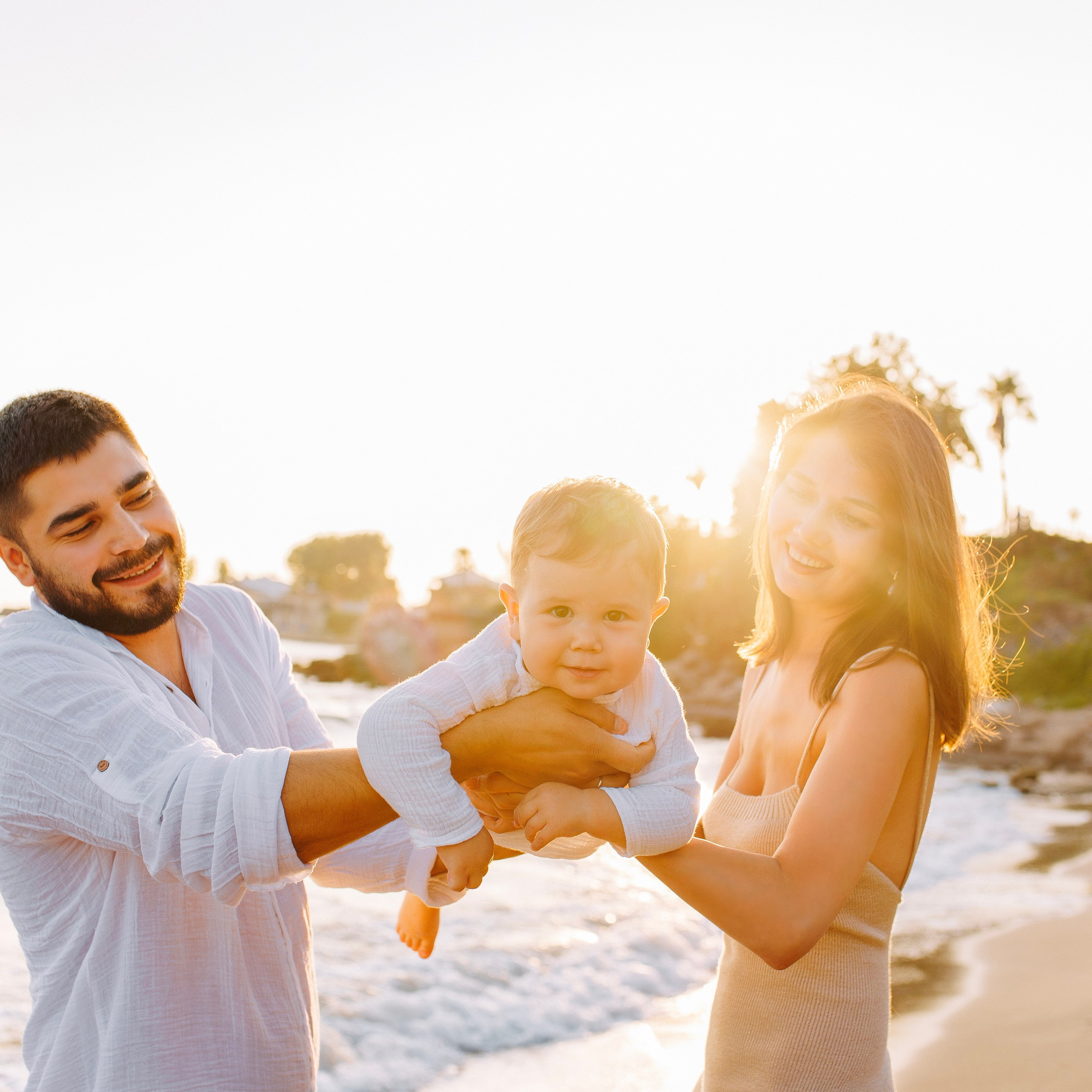 Семейная фотосессия на закате на пляже. Алсу Девели. Фотограф в Алании в Турции, Аланья, Сиде, Белек, Анталия, Кемер, Конаклы, Окурджалар. Фотосъемки в Алании. Фотосессия в Алания