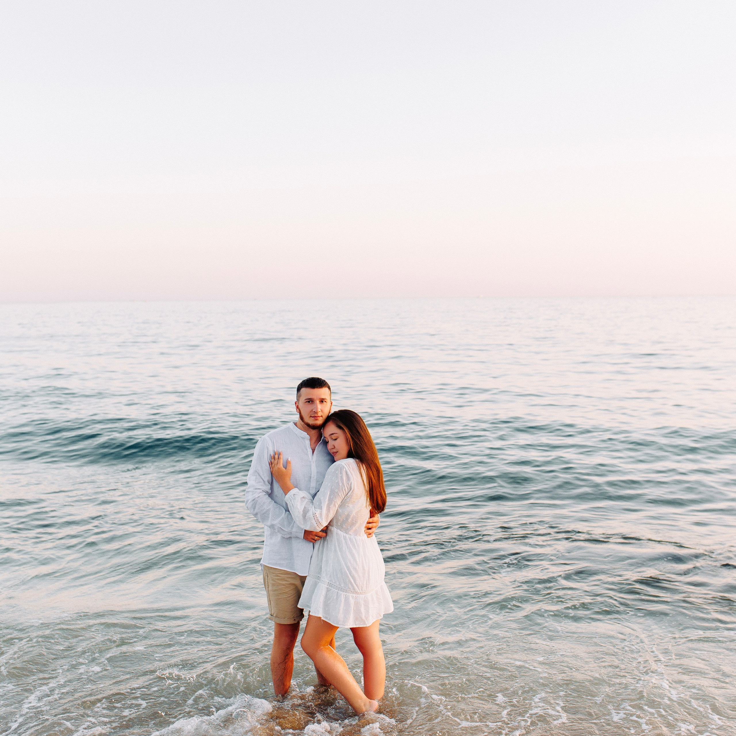Sunset. Photo session on the beach for couples. Alsu Develi, Photographer in Turkey, Alanya, Side, Belek, Antalya, Kemer, Turkiye. Photoshooting in Alanya. Photosession in Belek, Side