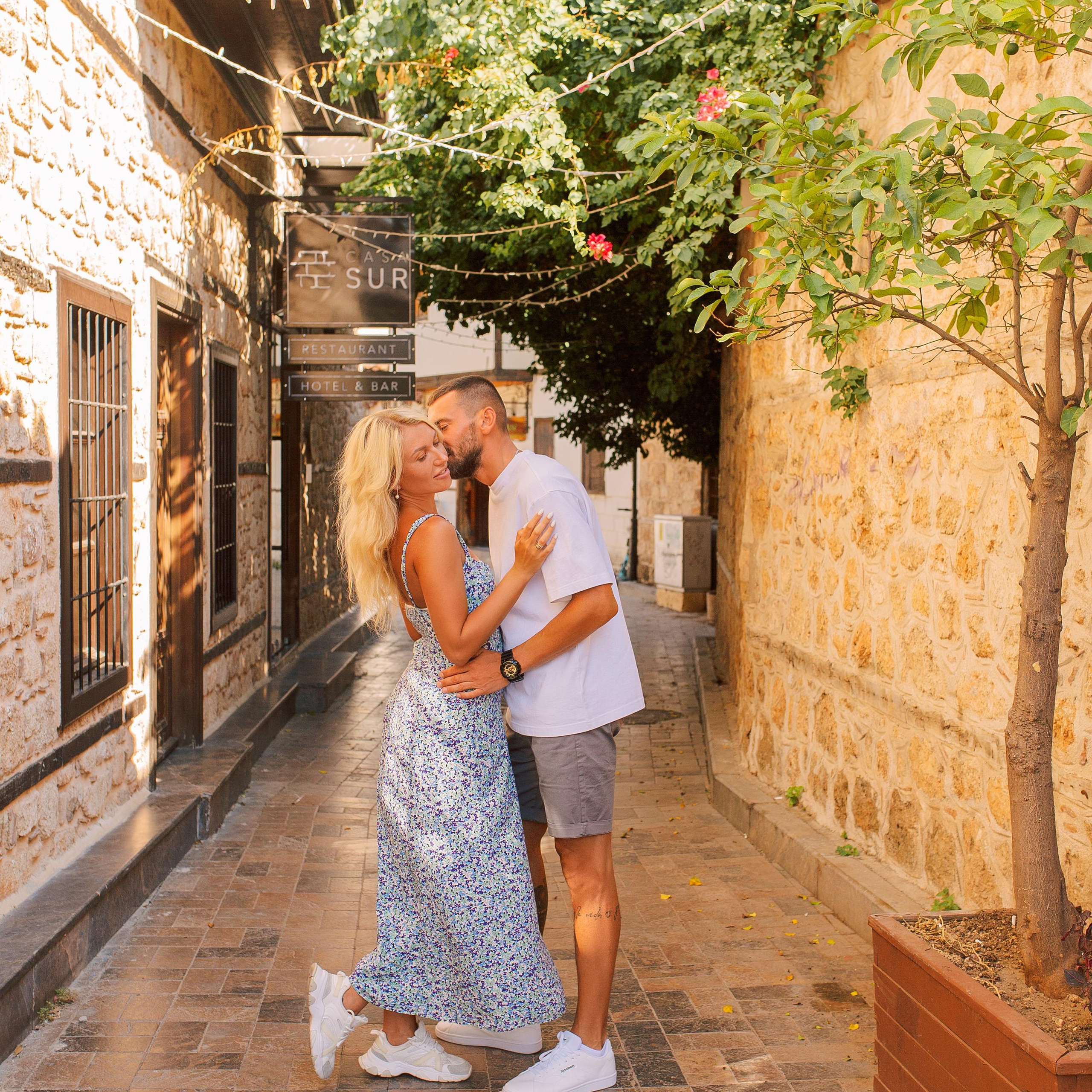 История любви в старом городе Анталии. Алсу Девели. Фотограф в Алании в Турции, Аланья, Сиде, Белек, Анталия, Кемер, Конаклы, Окурджалар. Фотосъемки в Алании. Фотосессия в Алания