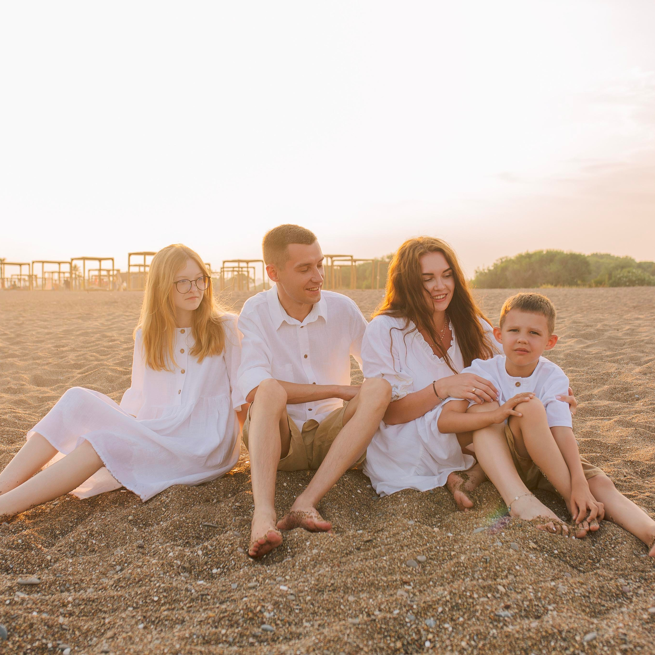 Семейная фотосессия на пляже в Анталии. Алсу Девели. Фотограф в Алании в Турции, Аланья, Сиде, Белек, Анталия, Кемер, Конаклы, Окурджалар. Фотосъемки в Алании. Фотосессия в Алания