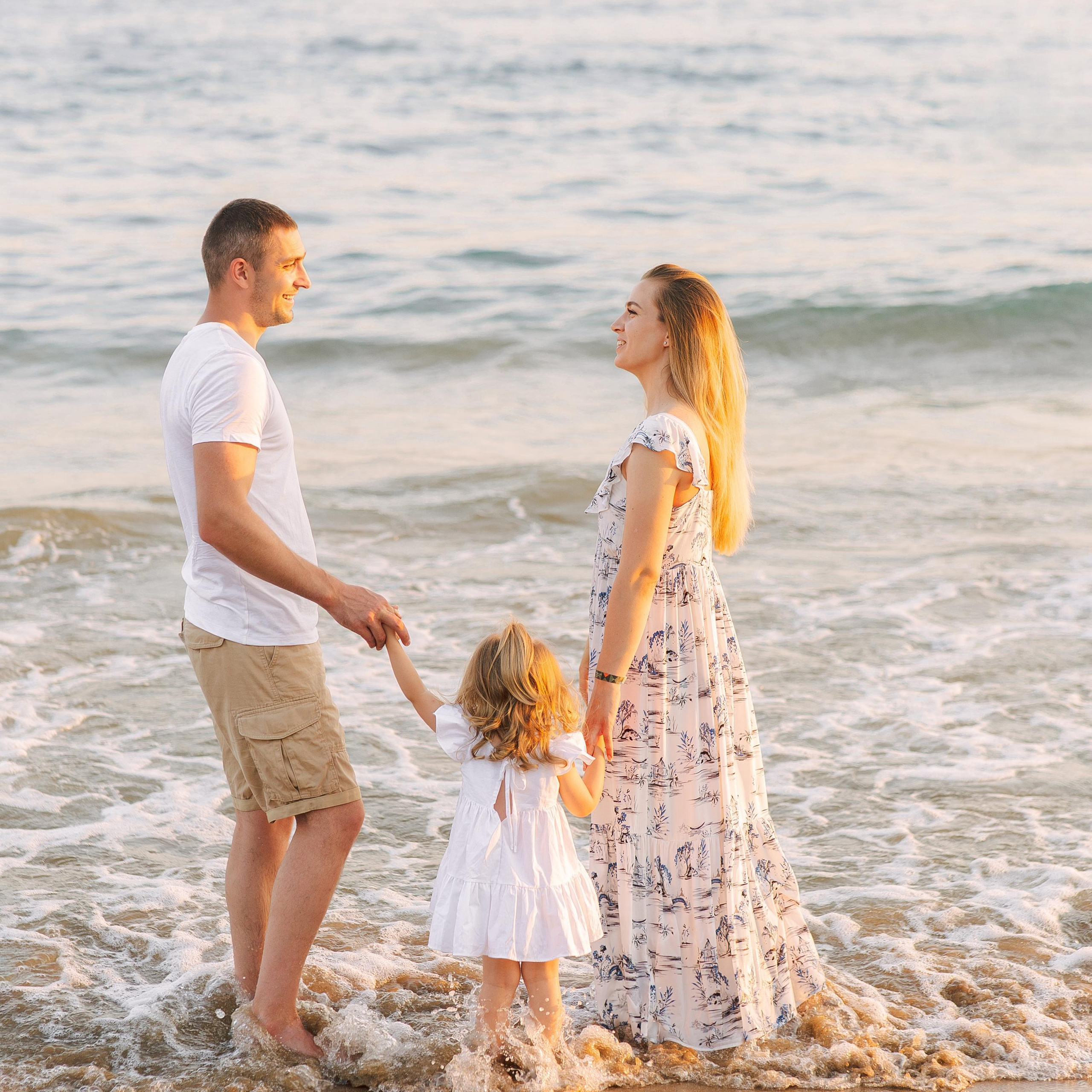 Семейная фотосессия на пляже в Сиде на закате. Алсу Девели. Фотограф в Алании в Турции, Аланья, Сиде, Белек, Анталия, Кемер, Конаклы, Окурджалар. Фотосъемки в Алании. Фотосессия в Алания