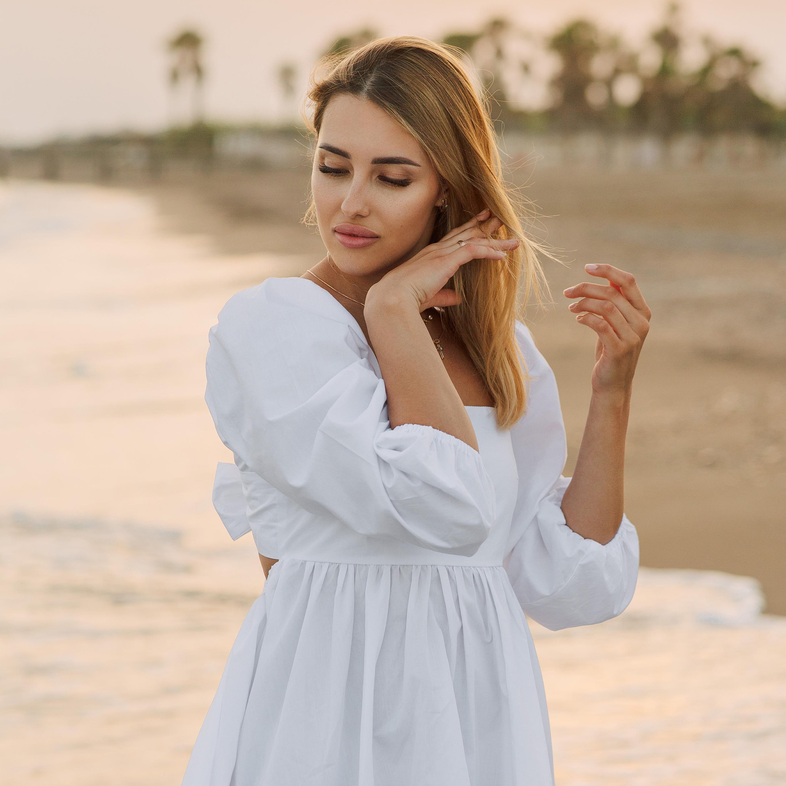 Family photo shoot on the beach in Belek at sunset. Alsu Develi, Photographer in Turkey, Alanya, Side, Belek, Antalya, Kemer, Turkiye. Photoshooting in Alanya. Photosession in Belek, Side
