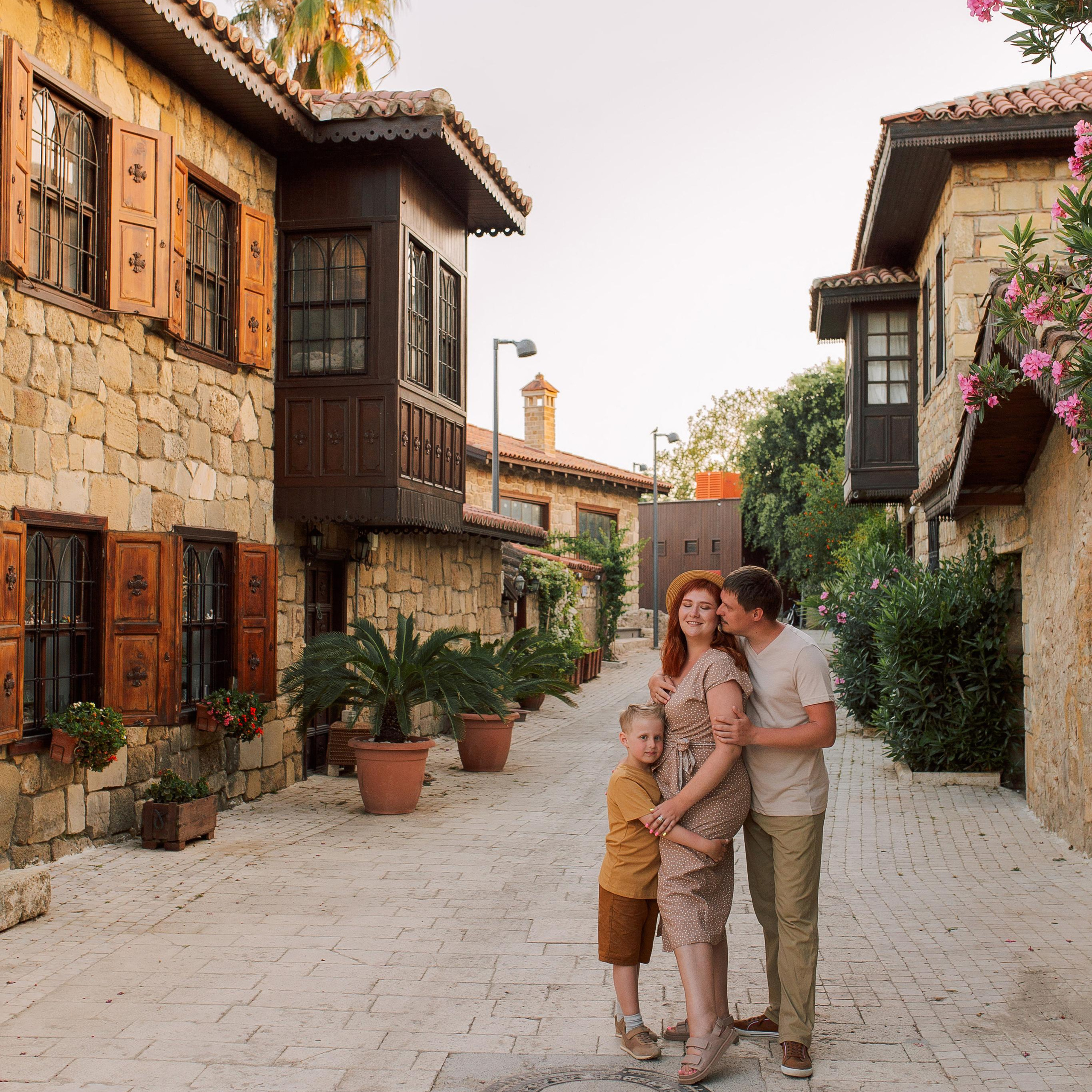 Семейная съемка в античном городе Сиде на закате. Алсу Девели. Фотограф в Алании в Турции, Аланья, Сиде, Белек, Анталия, Кемер, Конаклы, Окурджалар. Фотосъемки в Алании. Фотосессия в Алания