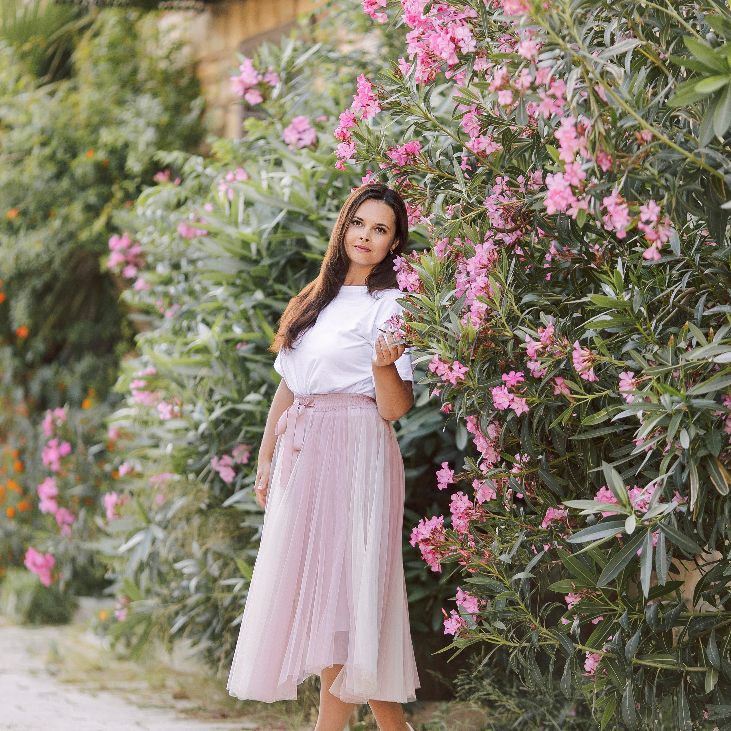 Sunset. Family photo session in the colorful streets of Side. Alsu Develi, Photographer in Turkey, Alanya, Side, Belek, Antalya, Kemer, Turkiye. Photoshooting in Alanya. Photosession in Belek, Side