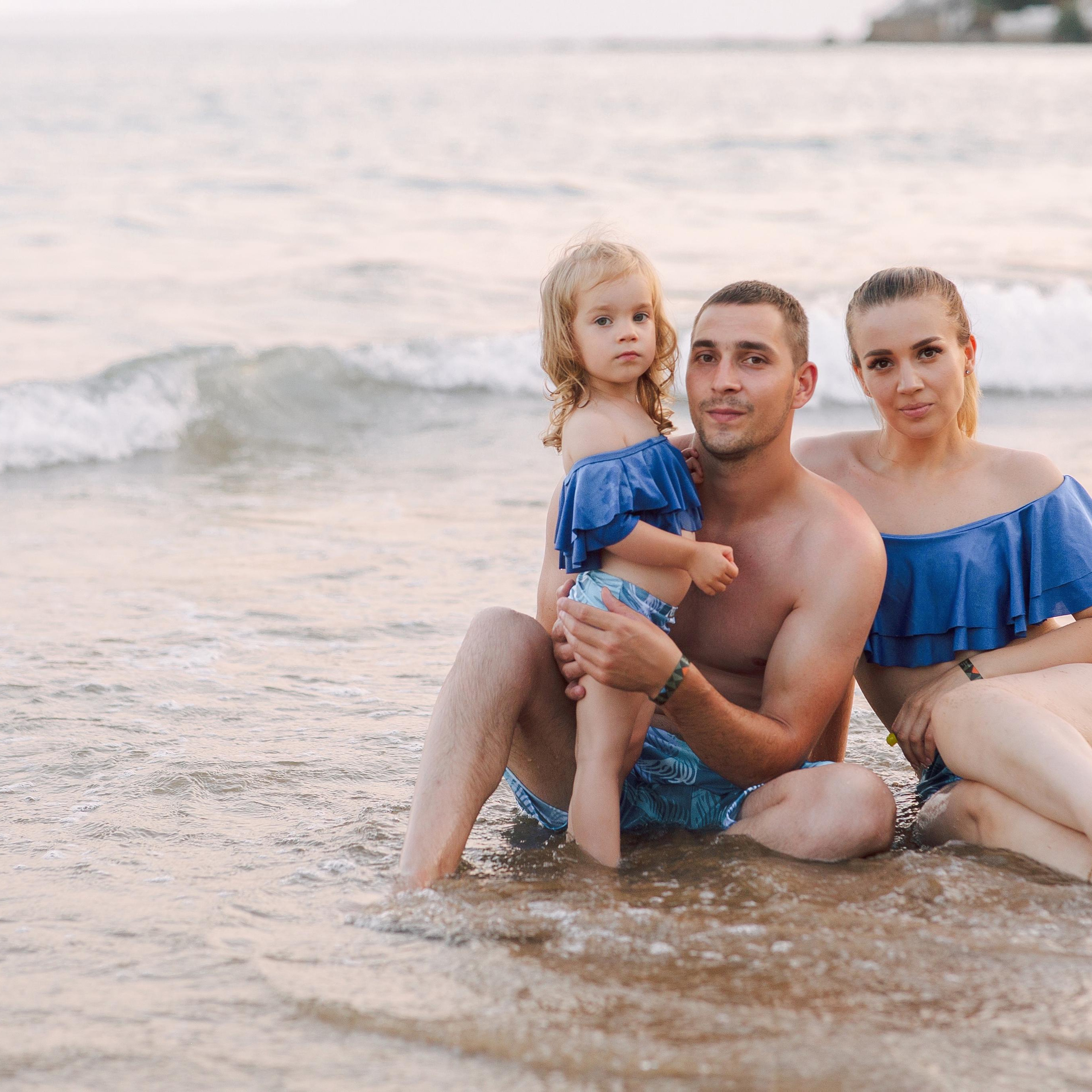 Семейная фотосессия на пляже в Сиде на закате. Алсу Девели. Фотограф в Алании в Турции, Аланья, Сиде, Белек, Анталия, Кемер, Конаклы, Окурджалар. Фотосъемки в Алании. Фотосессия в Алания