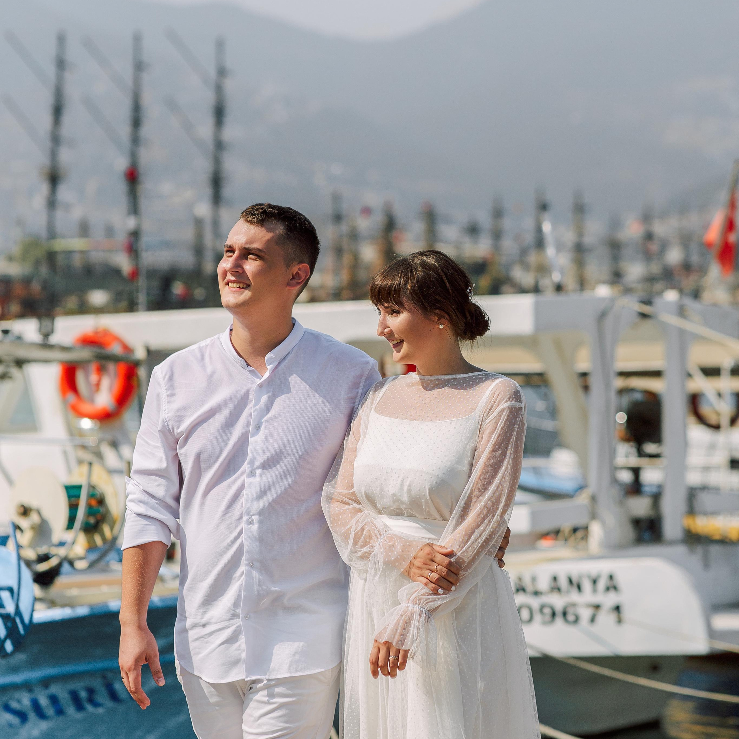 Wedding photo shoot in Alanya: Castle, port and beach. Alsu Develi, Photographer in Turkey, Alanya, Side, Belek, Antalya, Kemer, Turkiye. Photoshooting in Alanya. Photosession in Belek, Side