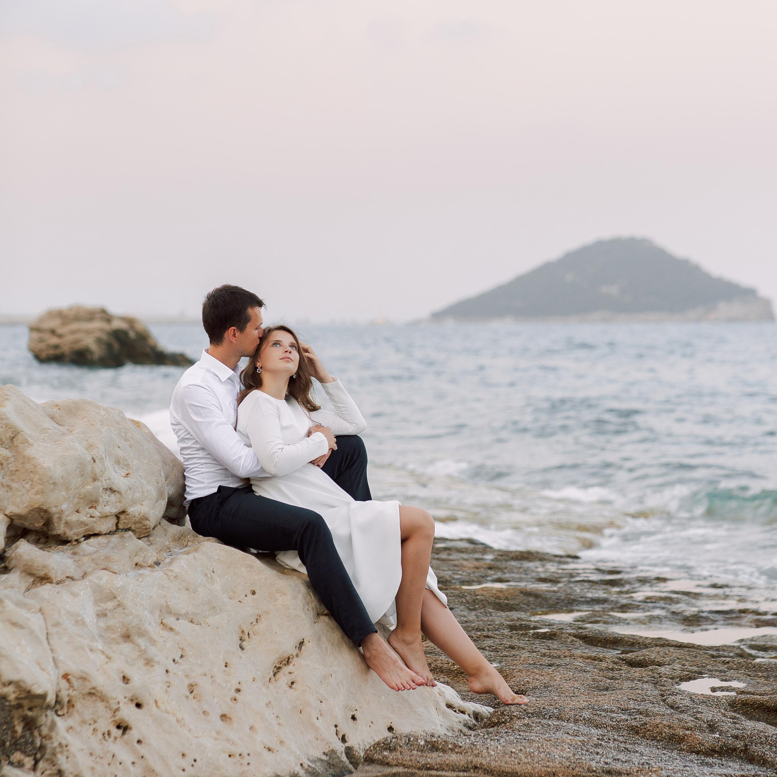 Свадебная фотосессия в Анталии. Улочки и пляж. Алсу Девели. Фотограф в Алании в Турции, Аланья, Сиде, Белек, Анталия, Кемер, Конаклы, Окурджалар. Фотосъемки в Алании. Фотосессия в Алания