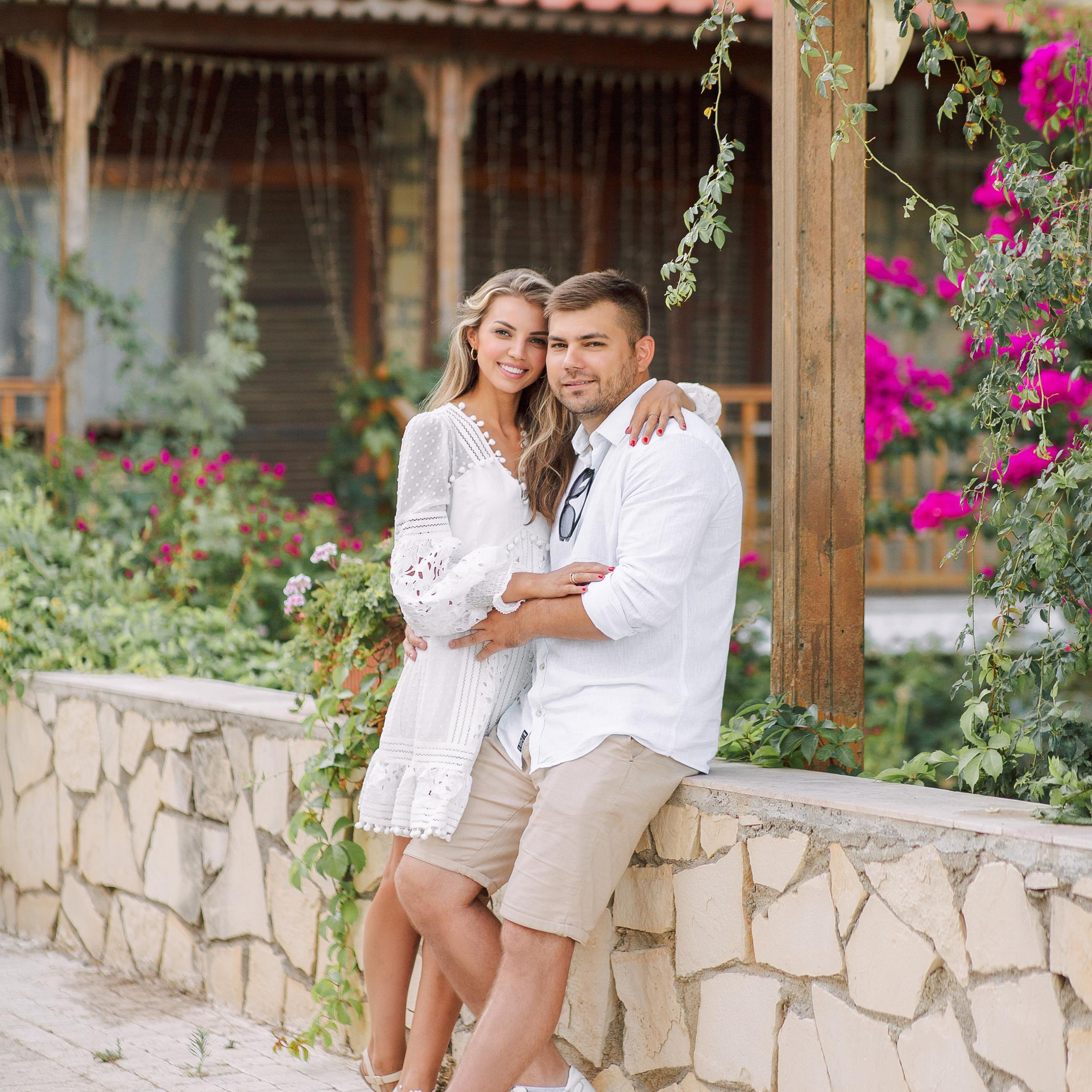 Couple photo shoot in the ancient city of Side. Alsu Develi, Photographer in Turkey, Alanya, Side, Belek, Antalya, Kemer, Turkiye. Photoshooting in Alanya. Photosession in Belek, Side