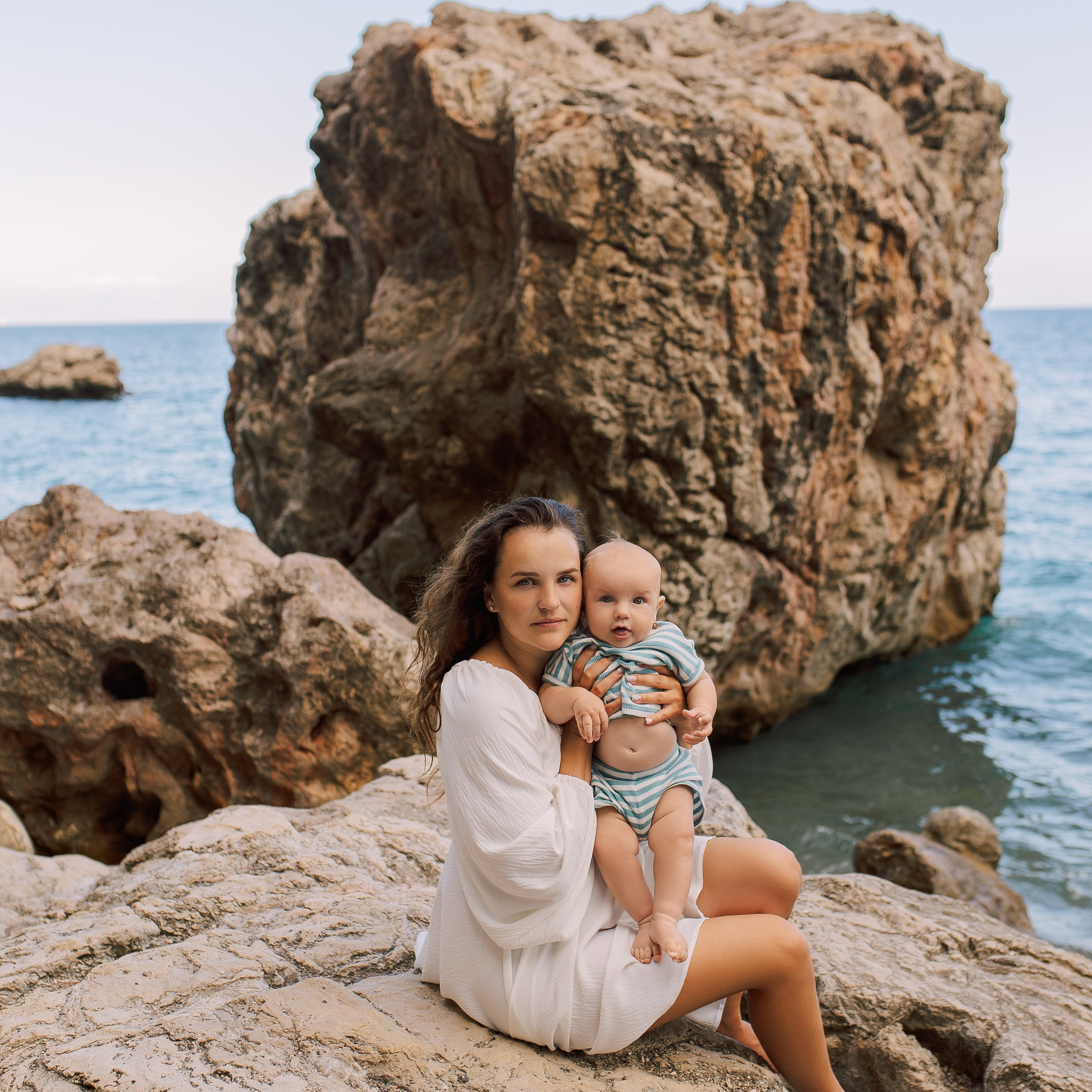 Sunset. Family photo session in Kemer on the beach. Alsu Develi, Photographer in Turkey, Alanya, Side, Belek, Antalya, Kemer, Turkiye. Photoshooting in Alanya. Photosession in Belek, Side