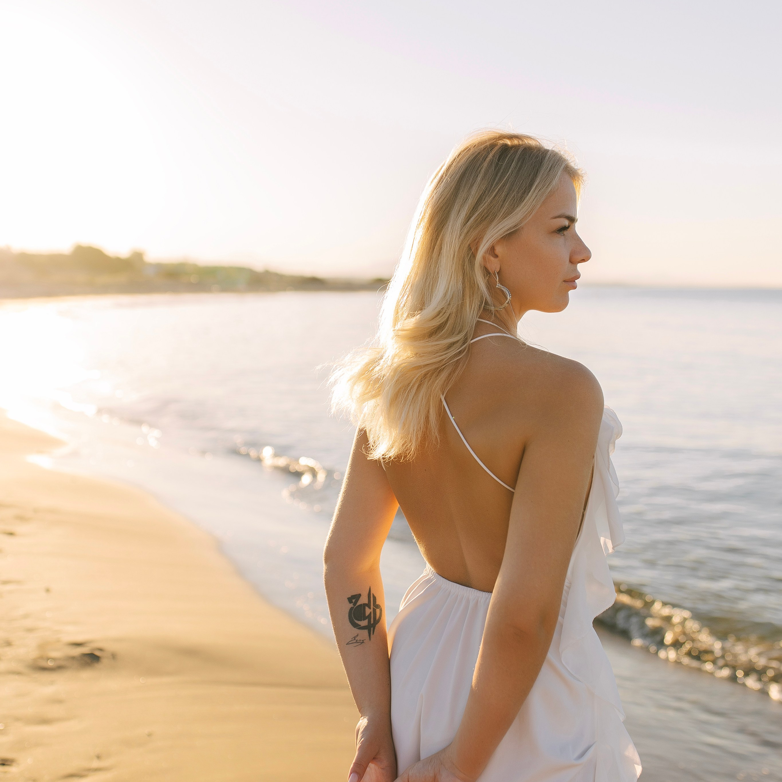 Закат. Love Story на пляже в Сиде на рассвете. Алсу Девели. Фотограф в Алании в Турции, Аланья, Сиде, Белек, Анталия, Кемер, Конаклы, Окурджалар. Фотосъемки в Алании. Фотосессия в Алания