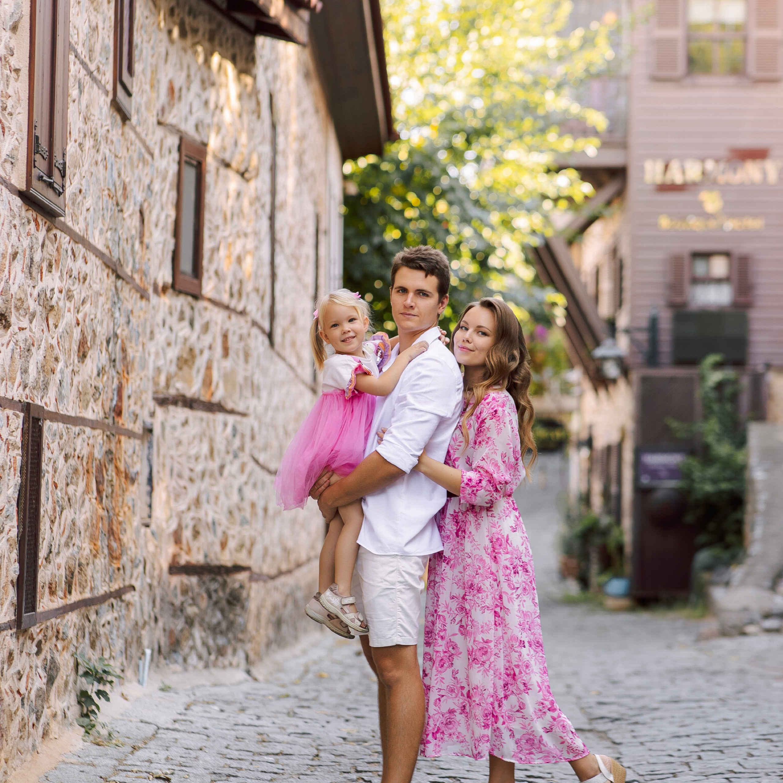 День. Колоритные улочки. Семейная съемка у крепости Алании. Алсу Девели. Фотограф в Алании в Турции, Аланья, Сиде, Белек, Анталия, Кемер, Конаклы, Окурджалар. Фотосъемки в Алании. Фотосессия в Алания