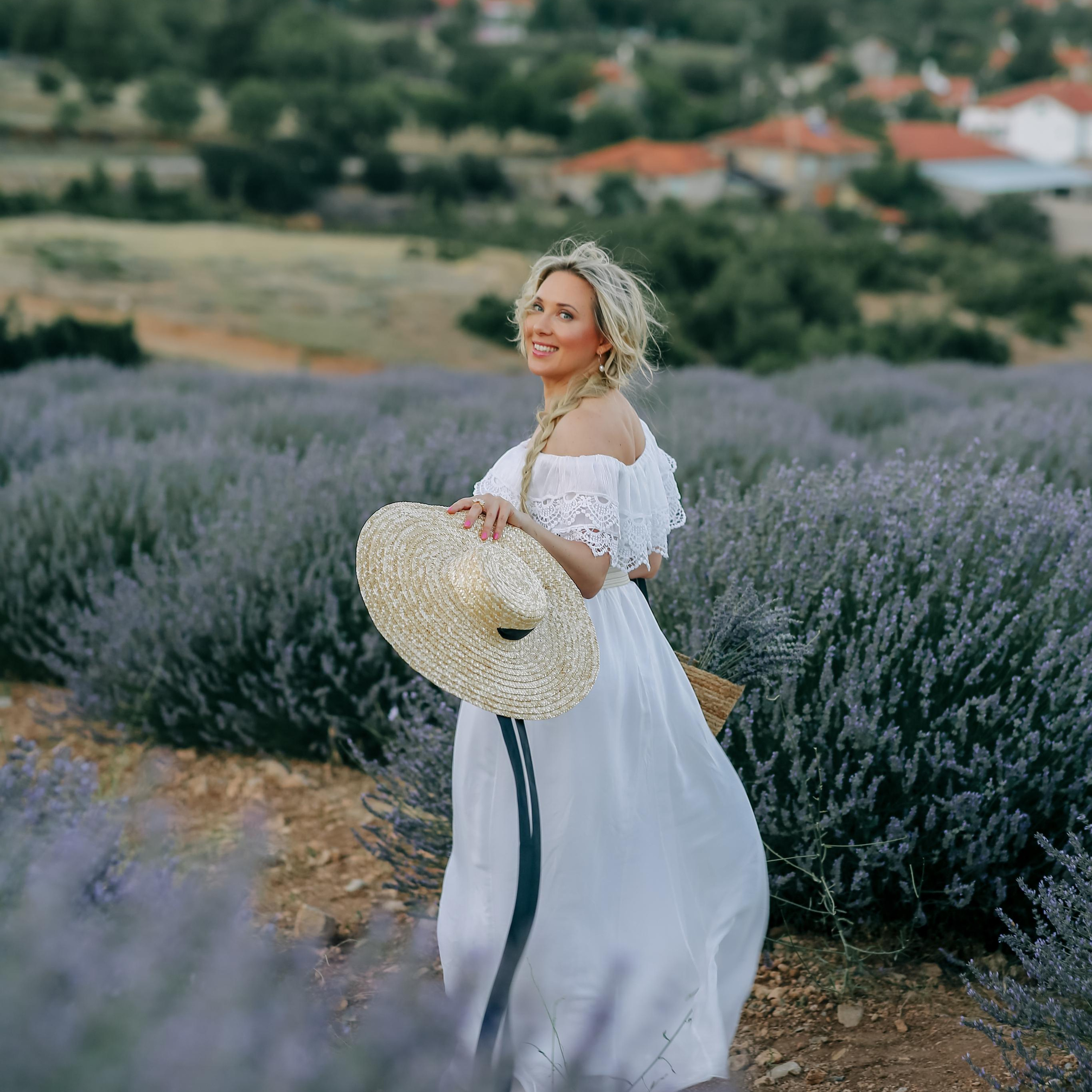 Фотосессия на лавандовом поле. Алсу Девели. Фотограф в Алании в Турции, Аланья, Сиде, Белек, Анталия, Кемер, Конаклы, Окурджалар. Фотосъемки в Алании. Фотосессия в Алания