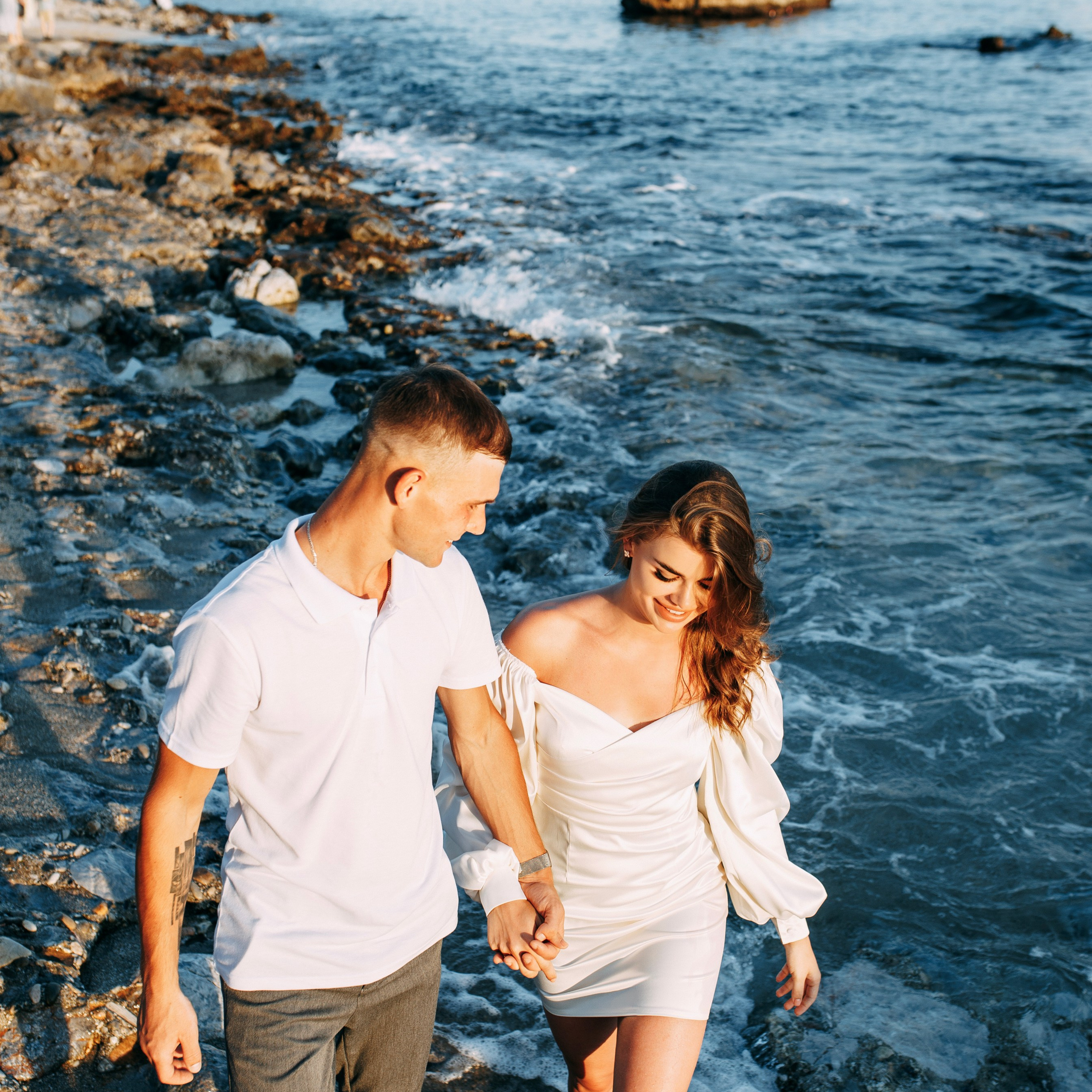 Sunset.Beach. Love story on Cleopatra beach at sunset. Alanya. Alsu Develi, Photographer in Turkey, Alanya, Side, Belek, Antalya, Kemer, Turkiye. Photoshooting in Alanya. Photosession in Belek, Side