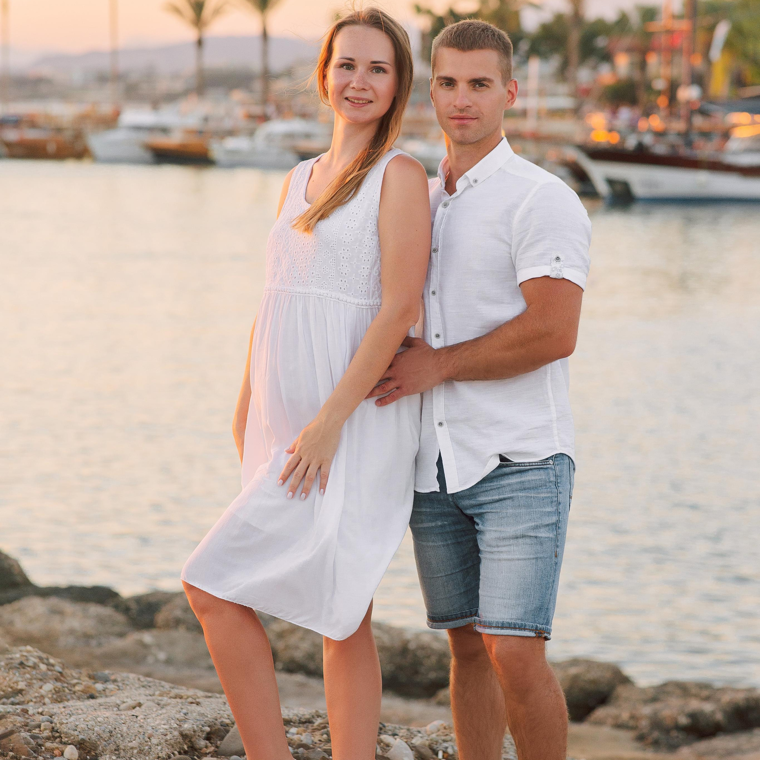 Family photoshooting in the ancient city of Side at sunset. Alsu Develi, Photographer in Turkey, Alanya, Side, Belek, Antalya, Kemer, Turkiye. Photoshooting in Alanya. Photosession in Belek, Side