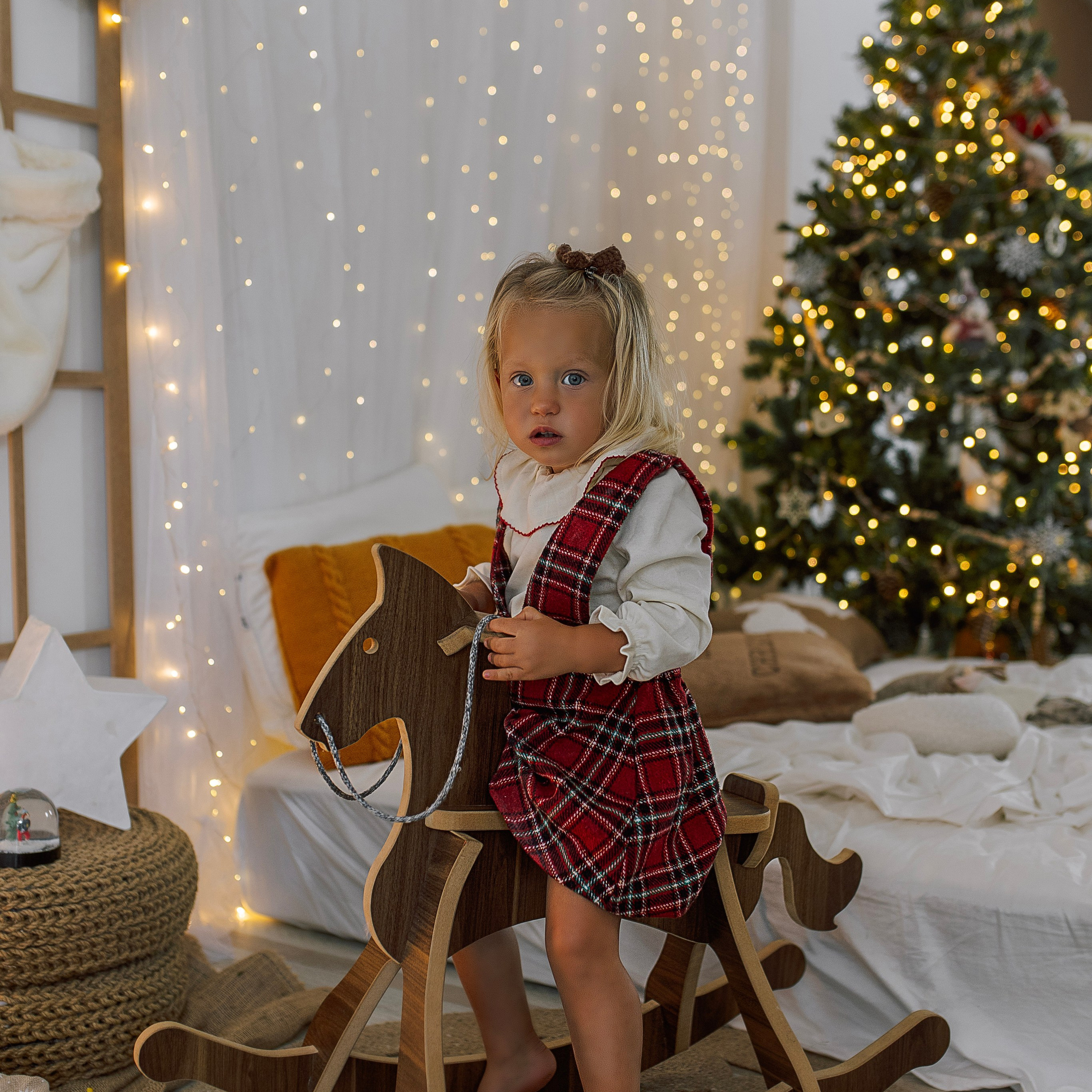 New Year’s family photo shoot…. Alsu Develi, Photographer in Turkey, Alanya, Side, Belek, Antalya, Kemer, Turkiye. Photoshooting in Alanya. Photosession in Belek, Side