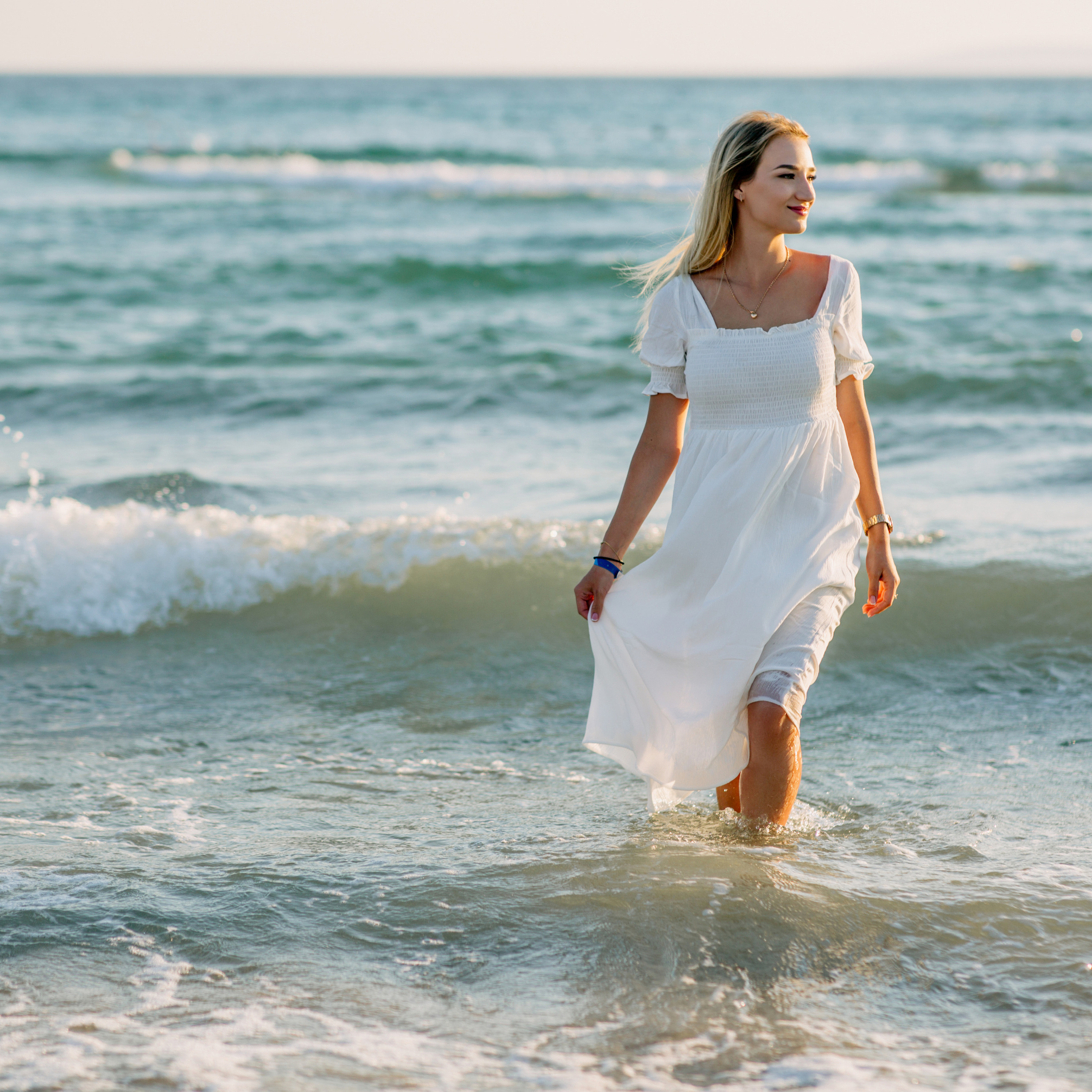 Family photo session in Didim. Alsu Develi, Photographer in Turkey, Alanya, Side, Belek, Antalya, Kemer, Turkiye. Photoshooting in Alanya. Photosession in Belek, Side