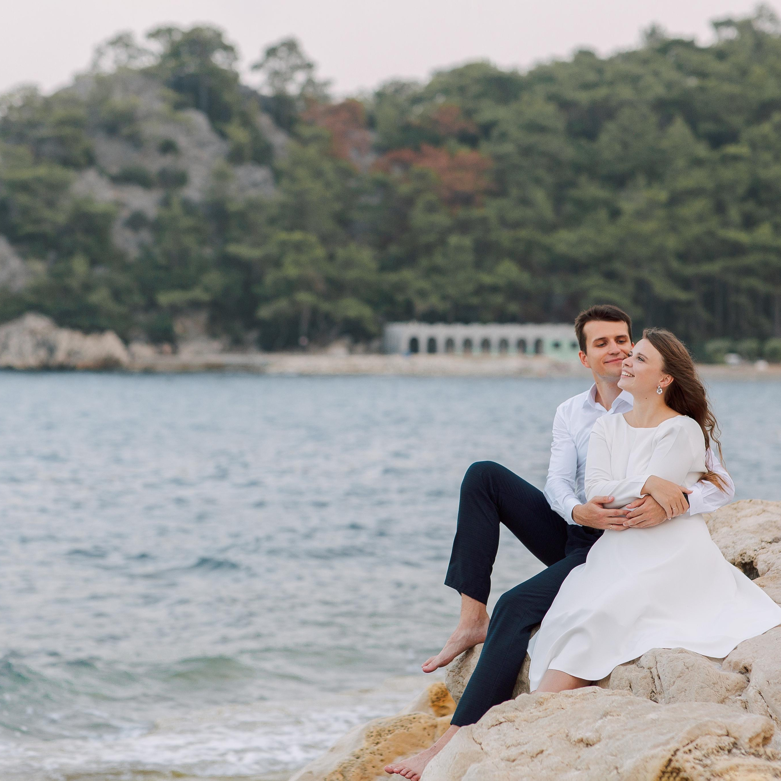 Свадебная фотосессия в Анталии. Улочки и пляж. Алсу Девели. Фотограф в Алании в Турции, Аланья, Сиде, Белек, Анталия, Кемер, Конаклы, Окурджалар. Фотосъемки в Алании. Фотосессия в Алания