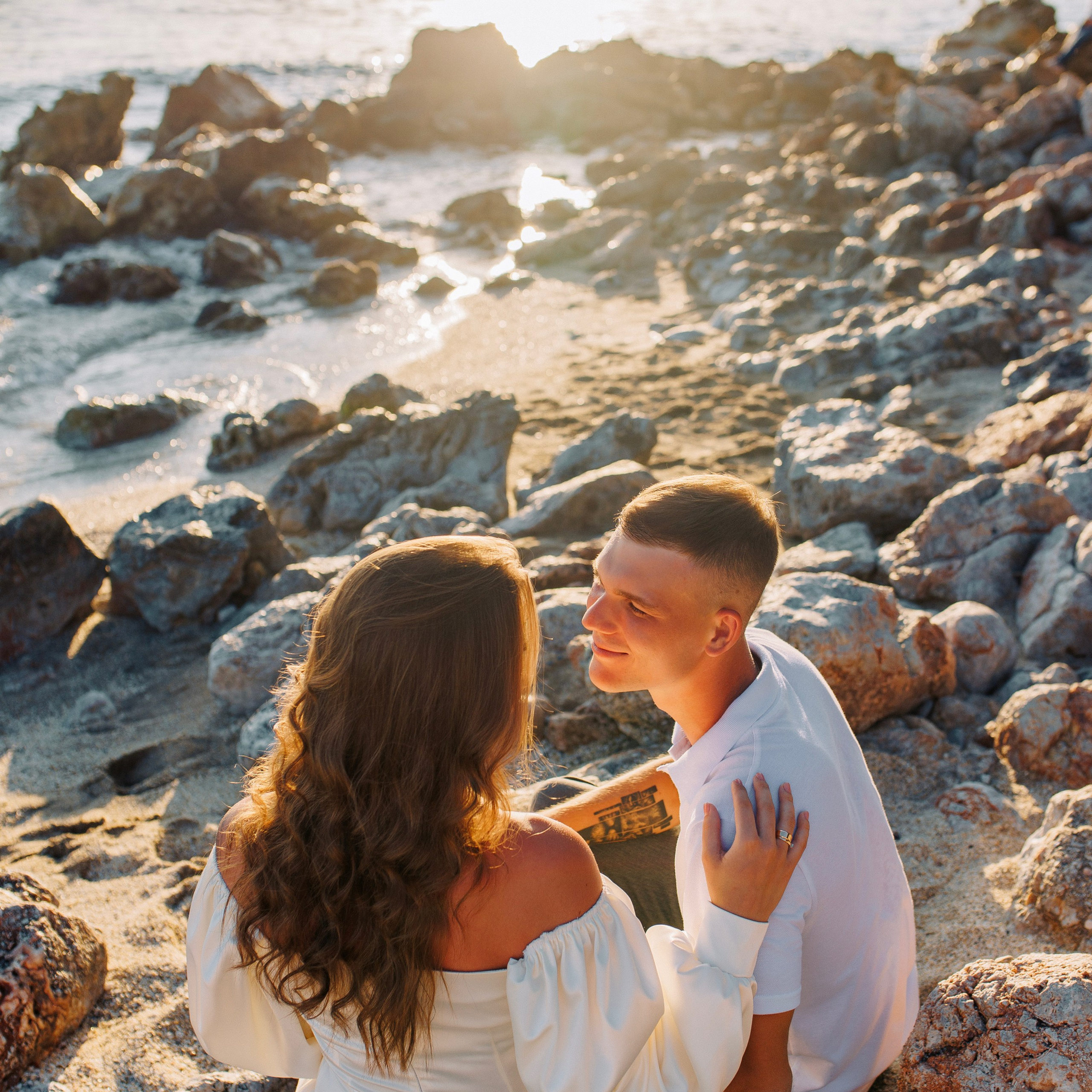 Sunset.Beach. Love story on Cleopatra beach at sunset. Alanya. Alsu Develi, Photographer in Turkey, Alanya, Side, Belek, Antalya, Kemer, Turkiye. Photoshooting in Alanya. Photosession in Belek, Side