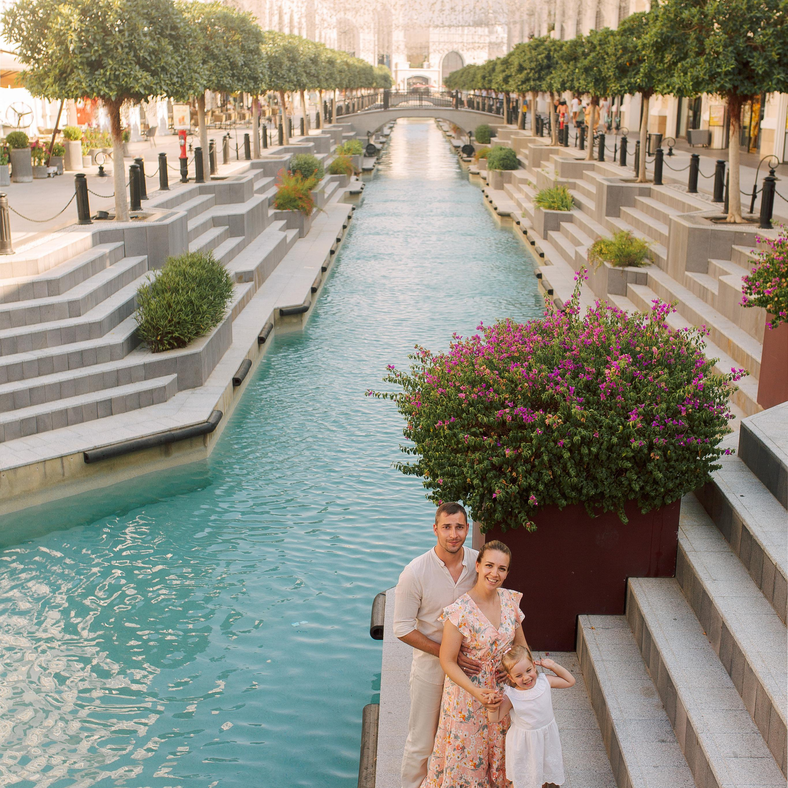 Family photo session in the Land of Legends park. Alsu Develi, Photographer in Turkey, Alanya, Side, Belek, Antalya, Kemer, Turkiye. Photoshooting in Alanya. Photosession in Belek, Side