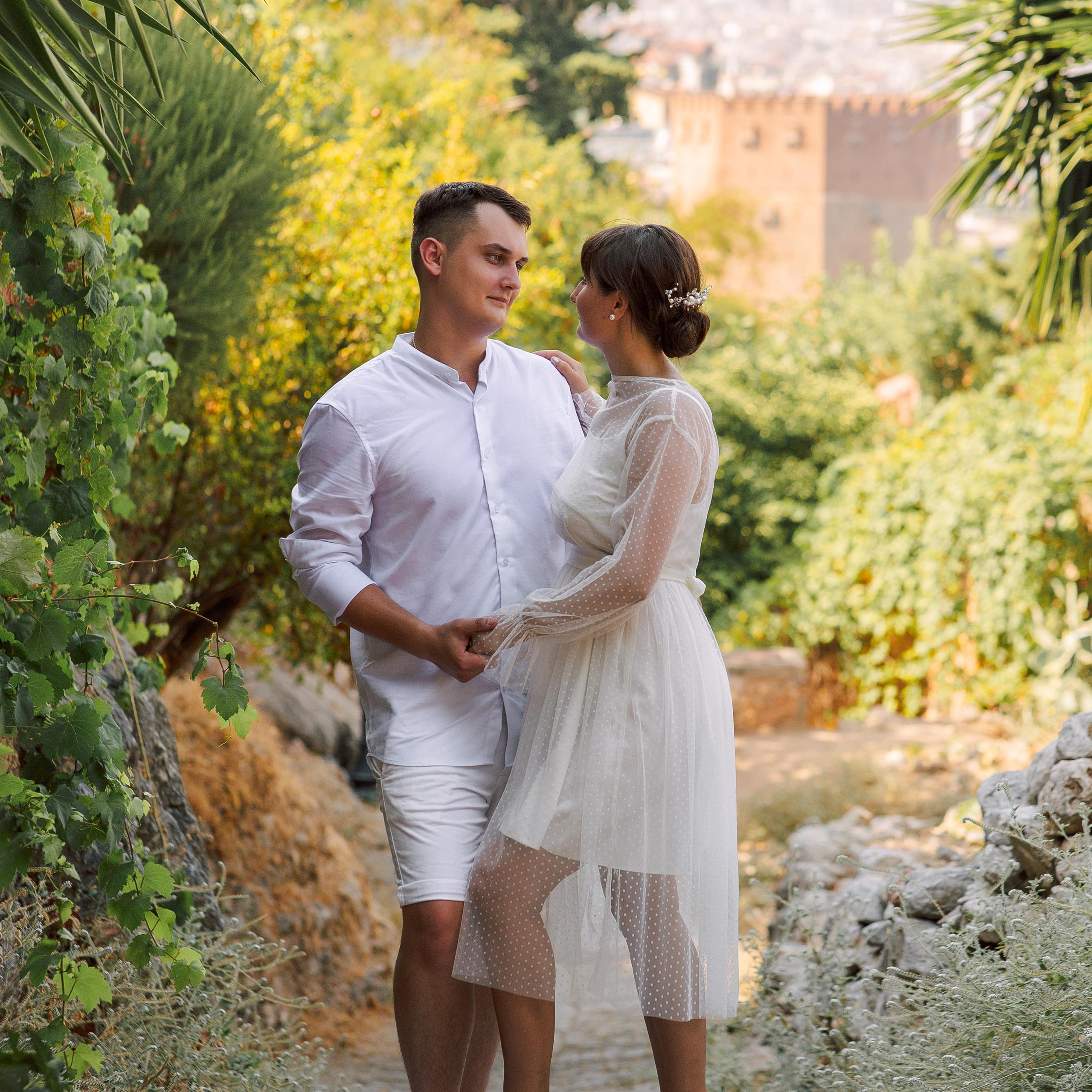 Wedding photo shoot in Alanya: Castle, port and beach. Alsu Develi, Photographer in Turkey, Alanya, Side, Belek, Antalya, Kemer, Turkiye. Photoshooting in Alanya. Photosession in Belek, Side