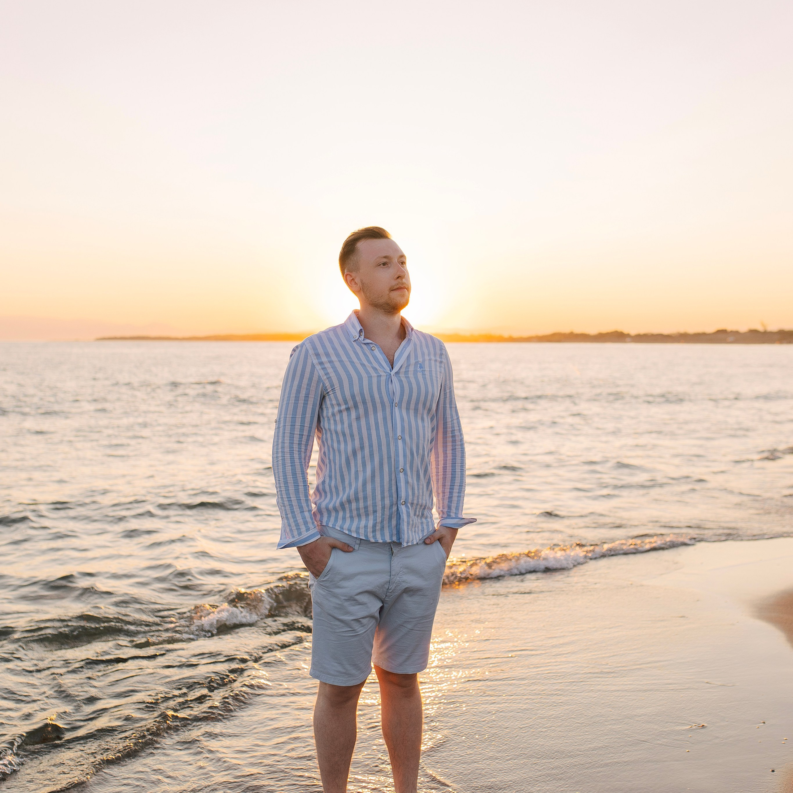 Sunset. Love Story on the beach in Side at sunset. Alsu Develi, Photographer in Turkey, Alanya, Side, Belek, Antalya, Kemer, Turkiye. Photoshooting in Alanya. Photosession in Belek, Side