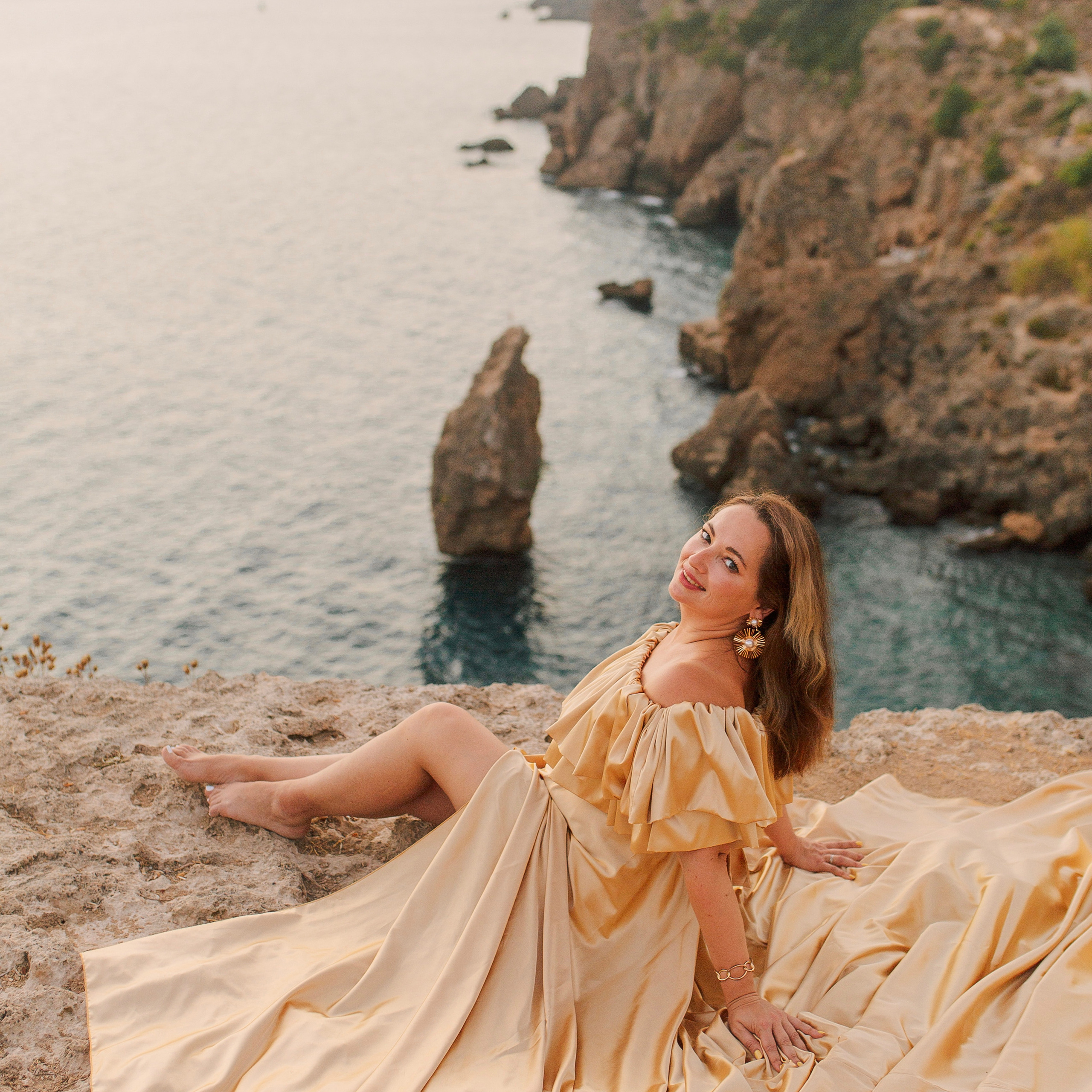 Утес у моря.  фотосессия в Анталии. Alsu Develi, Photographer in Turkey, Alanya, Side, Belek, Antalya, Kemer, Turkiye. Photoshooting in Alanya. Photosession in Belek, Side