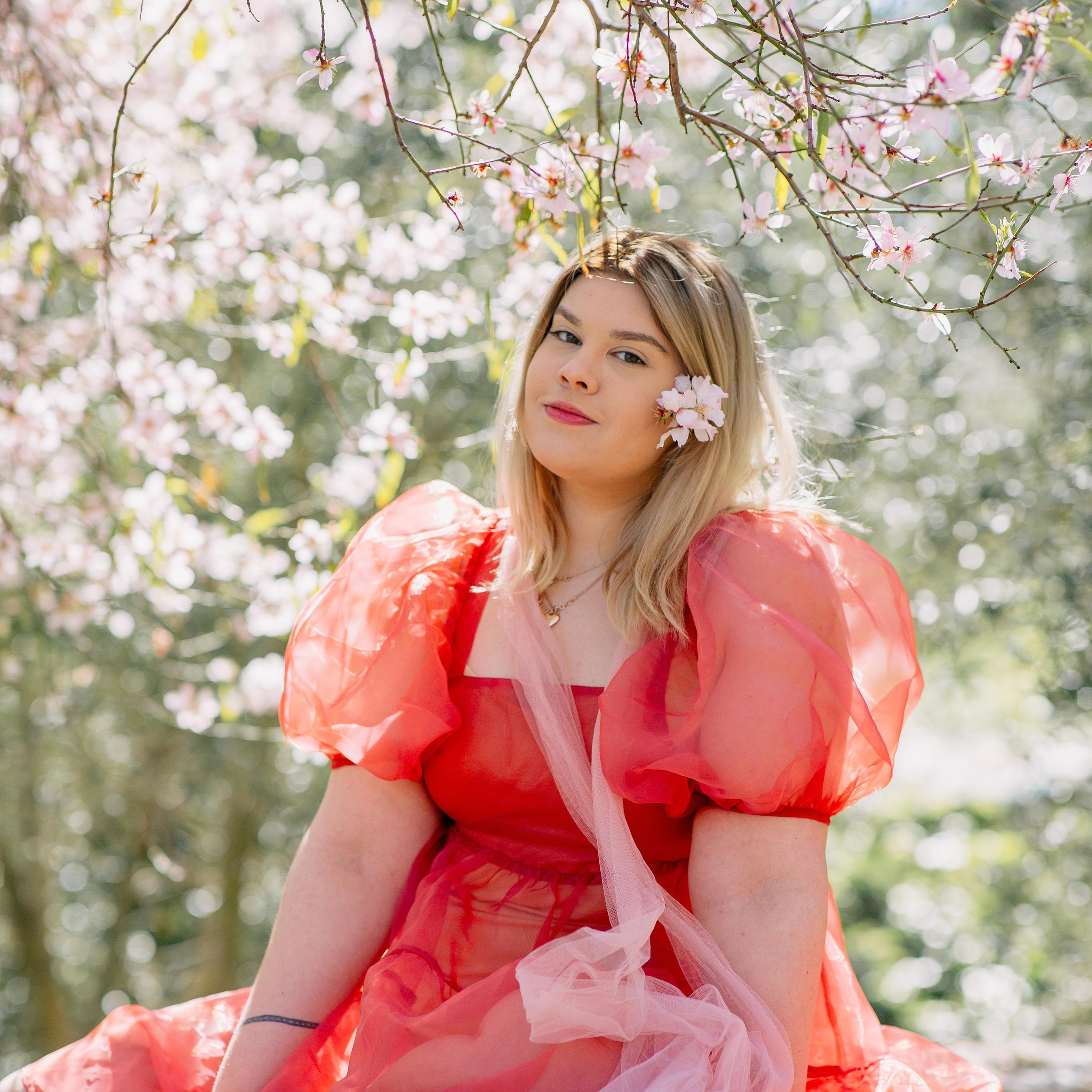 Фотосессия цветущем миндале. Алсу Девели. Фотограф в Алании в Турции, Аланья, Сиде, Белек, Анталия, Кемер, Конаклы, Окурджалар. Фотосъемки в Алании. Фотосессия в Алания