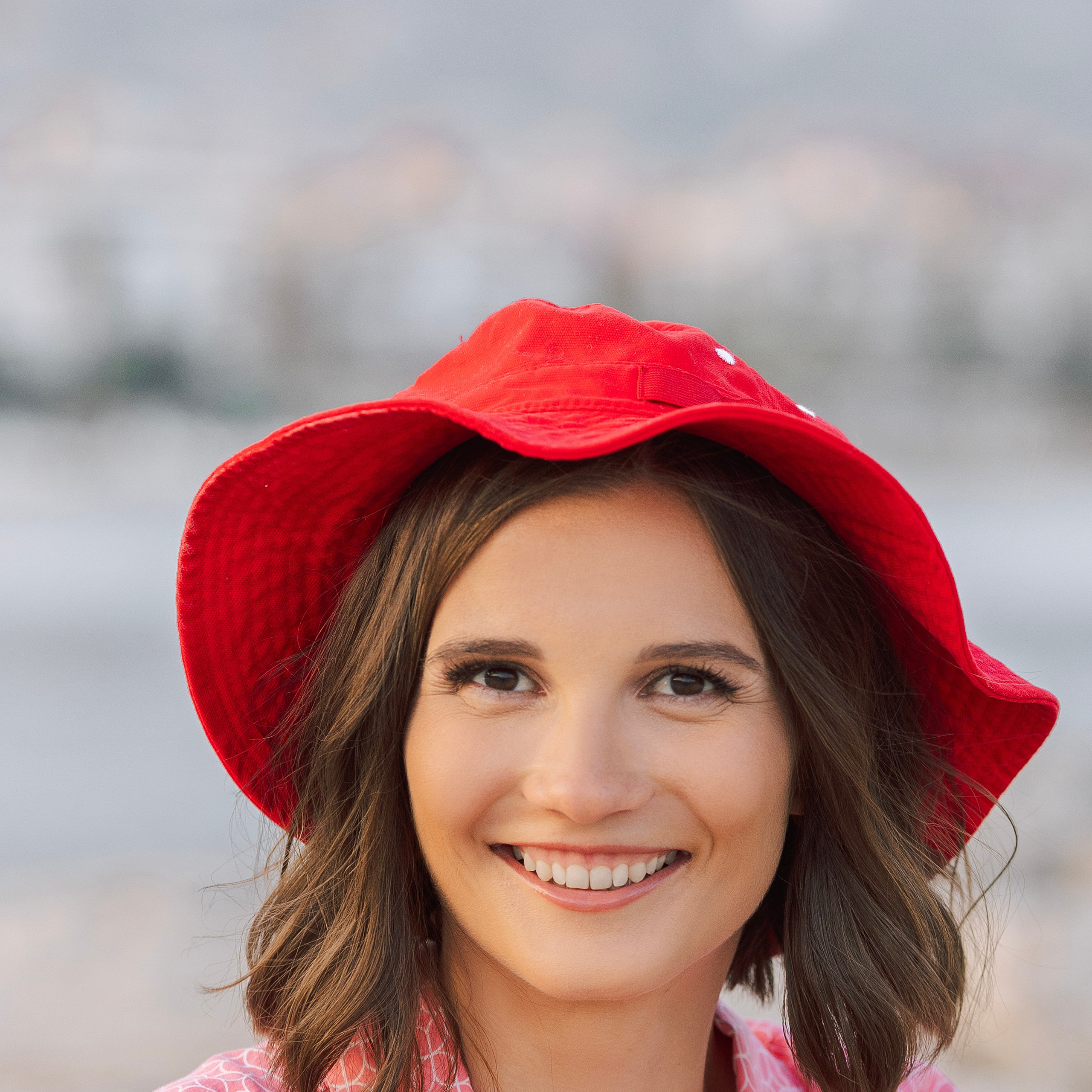 Individual photo session in the streets and port of Alanya. Alsu Develi, Photographer in Turkey, Alanya, Side, Belek, Antalya, Kemer, Turkiye. Photoshooting in Alanya. Photosession in Belek, Side