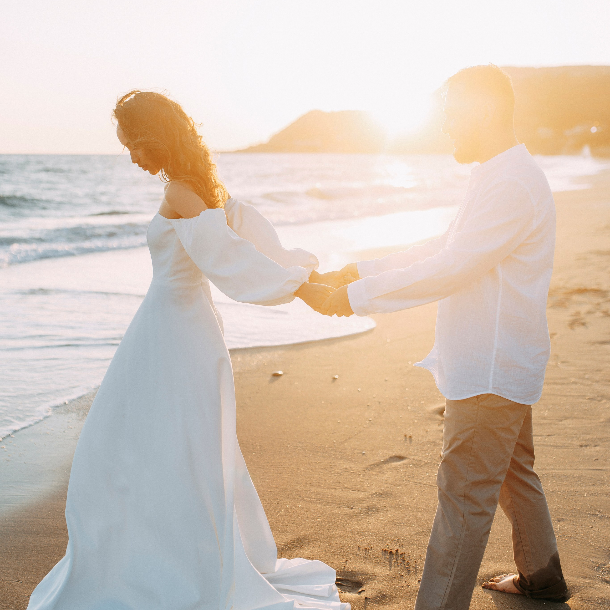 Sunset. Wedding photo shoot on Cleopatra beach. Alsu Develi, Photographer in Turkey, Alanya, Side, Belek, Antalya, Kemer, Turkiye. Photoshooting in Alanya. Photosession in Belek, Side