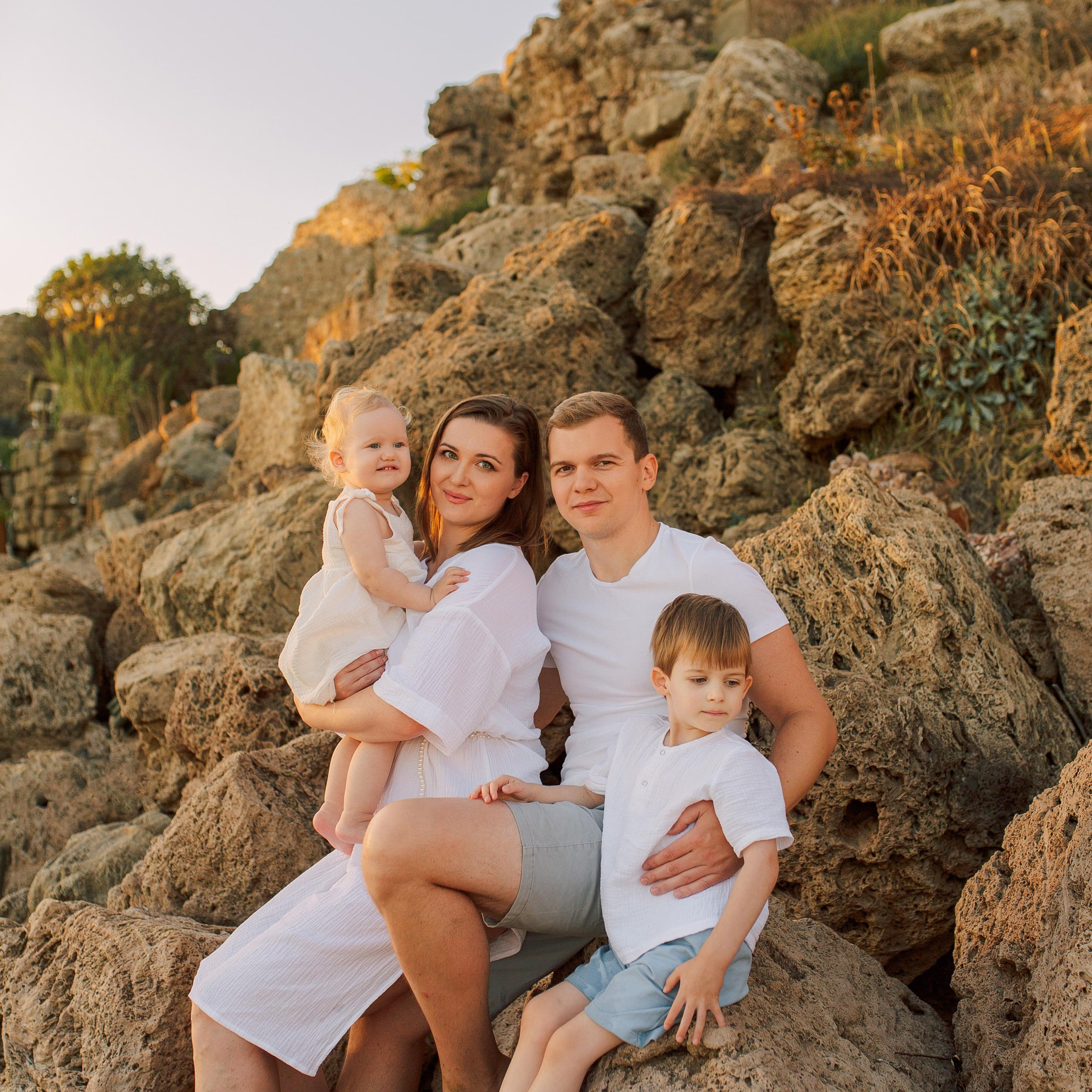 Семейная фотосессия на пляже в Сиде на закате. Алсу Девели. Фотограф в Алании в Турции, Аланья, Сиде, Белек, Анталия, Кемер, Конаклы, Окурджалар. Фотосъемки в Алании. Фотосессия в Алания