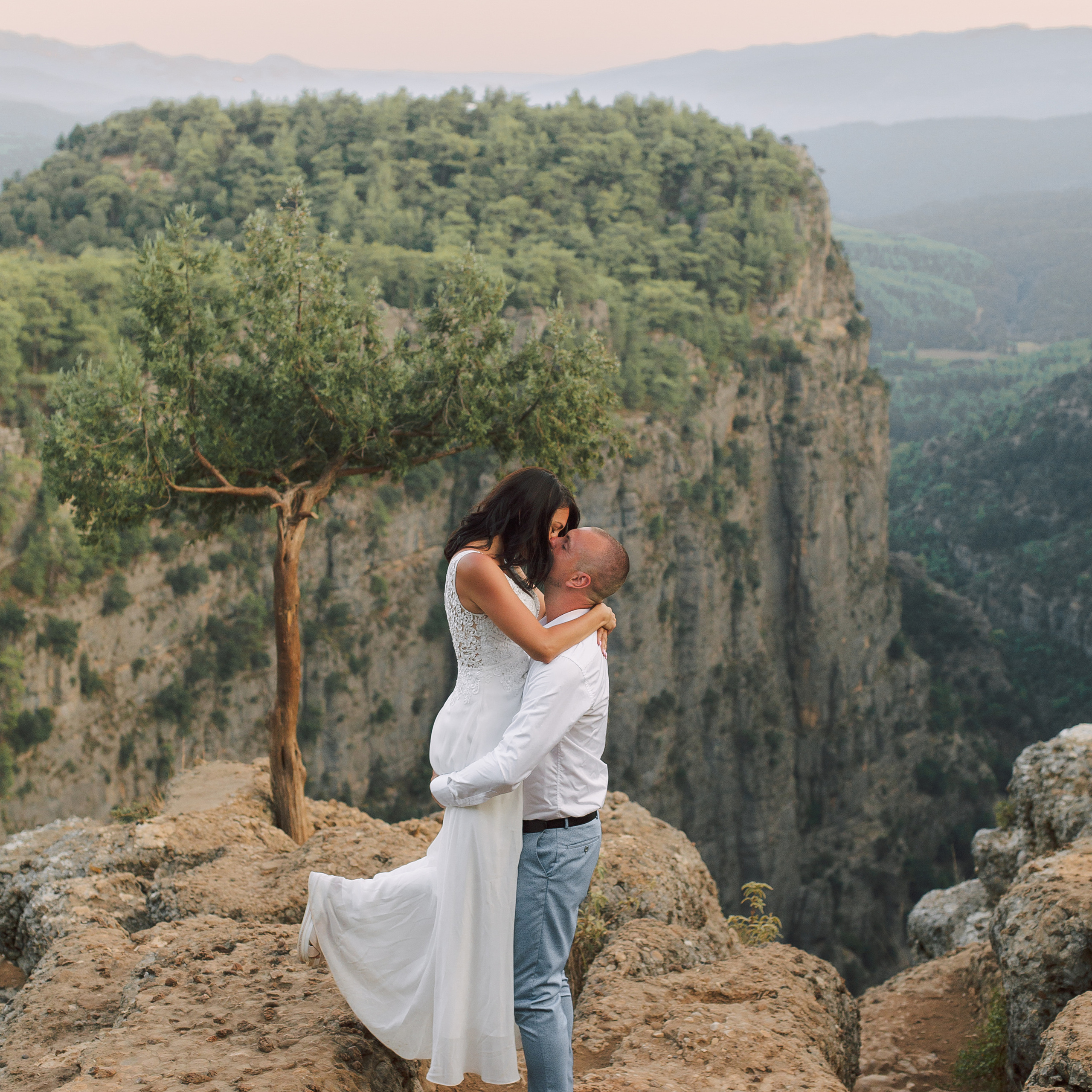 Парная фотосессия у каньона. Алсу Девели. Фотограф в Алании в Турции, Аланья, Сиде, Белек, Анталия, Кемер, Конаклы, Окурджалар. Фотосъемки в Алании. Фотосессия в Алания